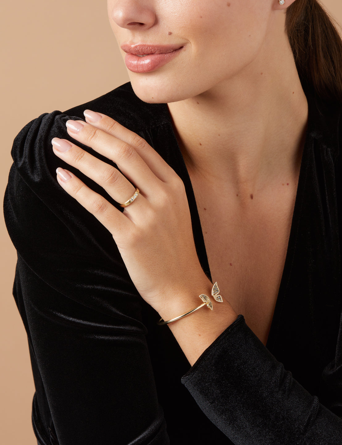 Geelgouden vlinder armband, 0.13 ct london topaas, Butterfly Kisses