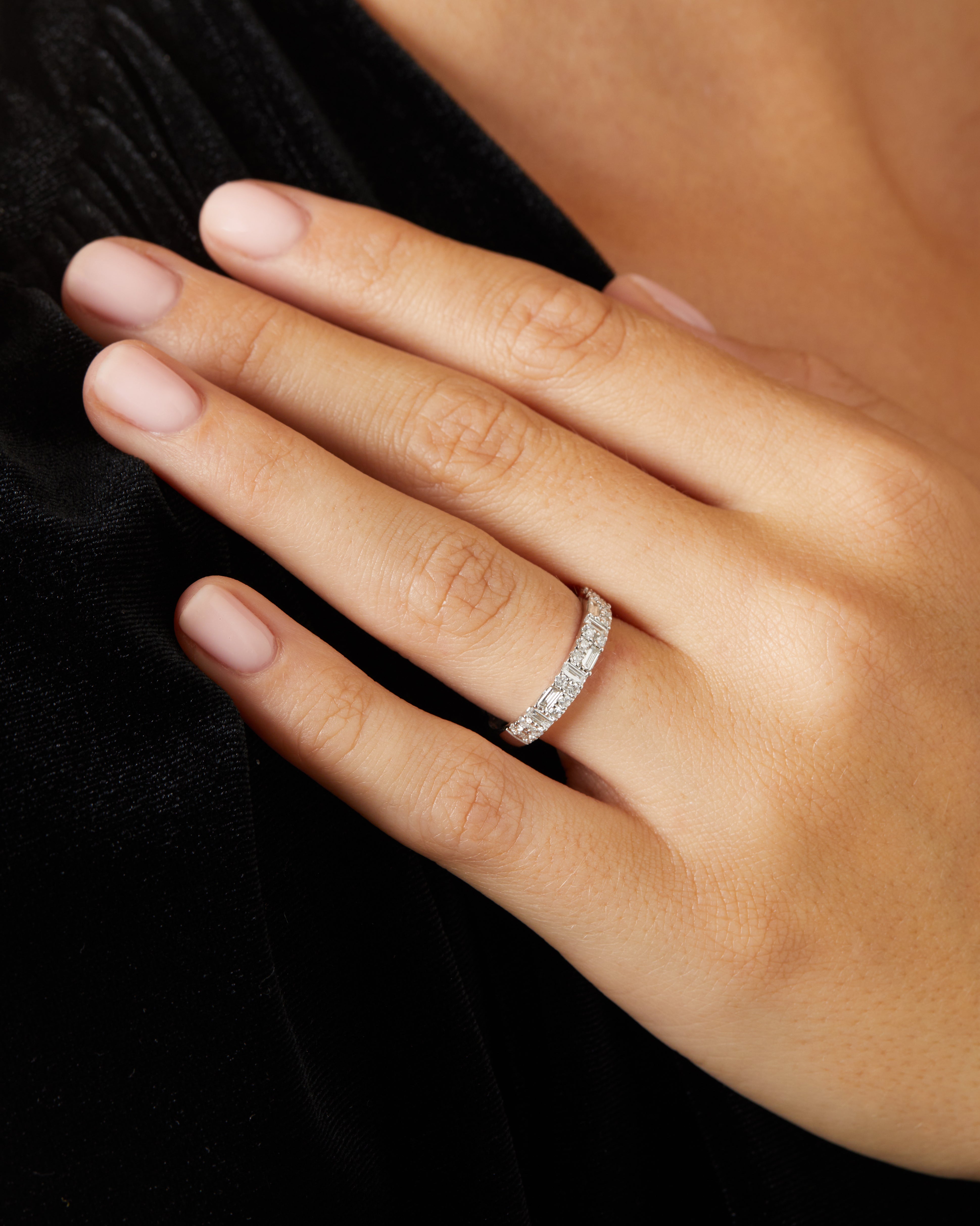 Witgouden ring, 0.57 ct diamant, Gallery