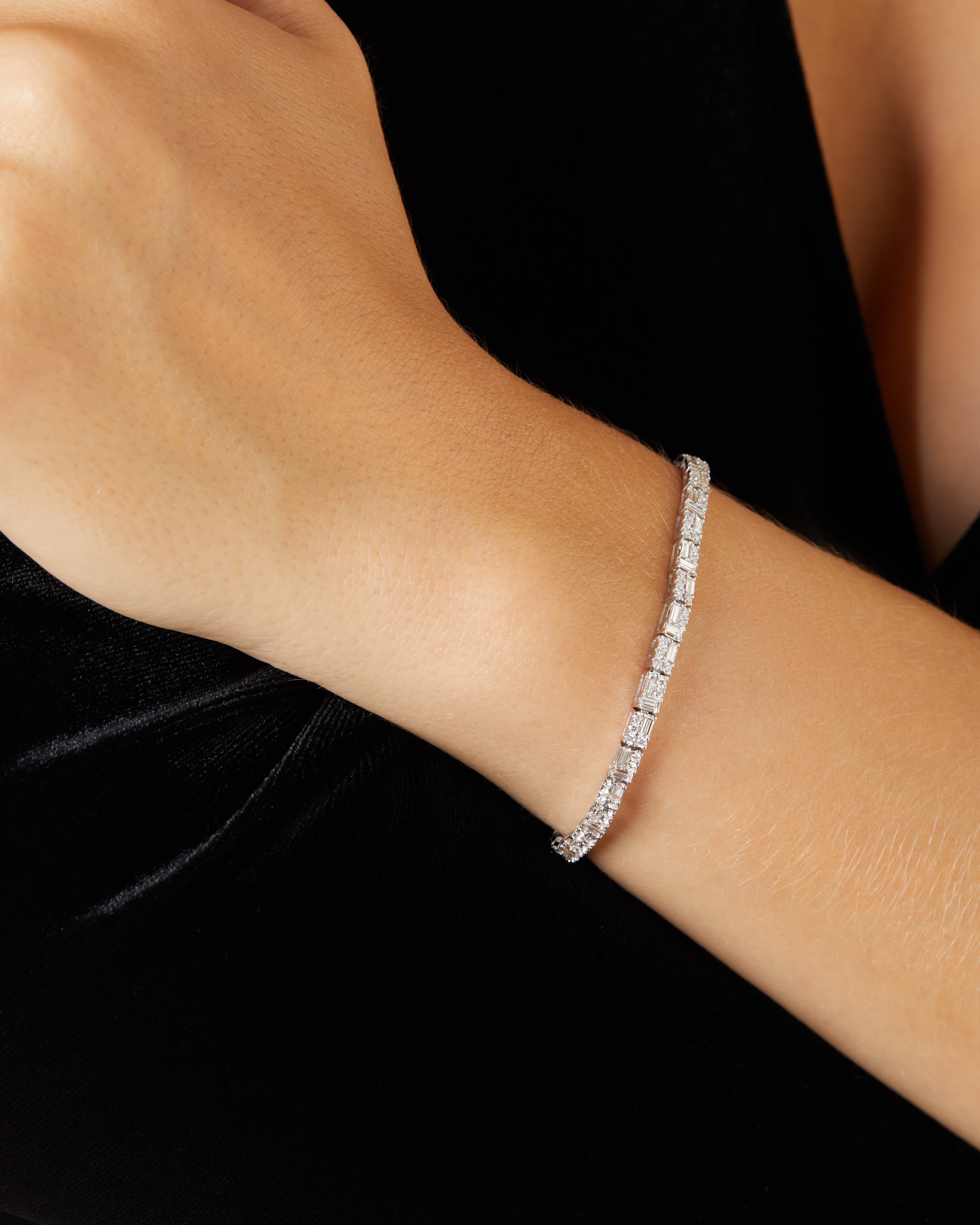 Witgouden armband, 2.90 ct diamant, Gallery