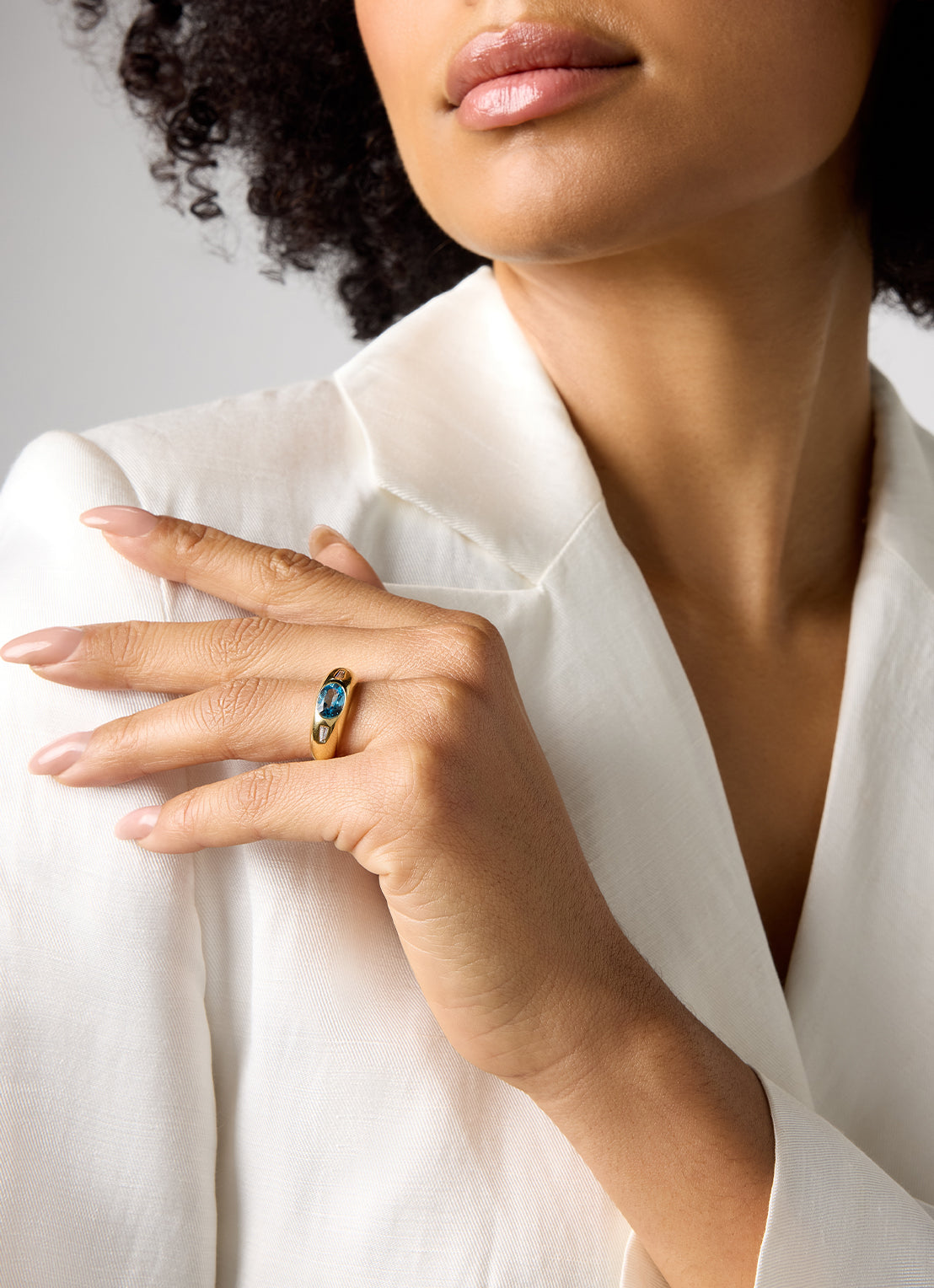 Yellow gold ring, 1.42 ct topaz, bold
