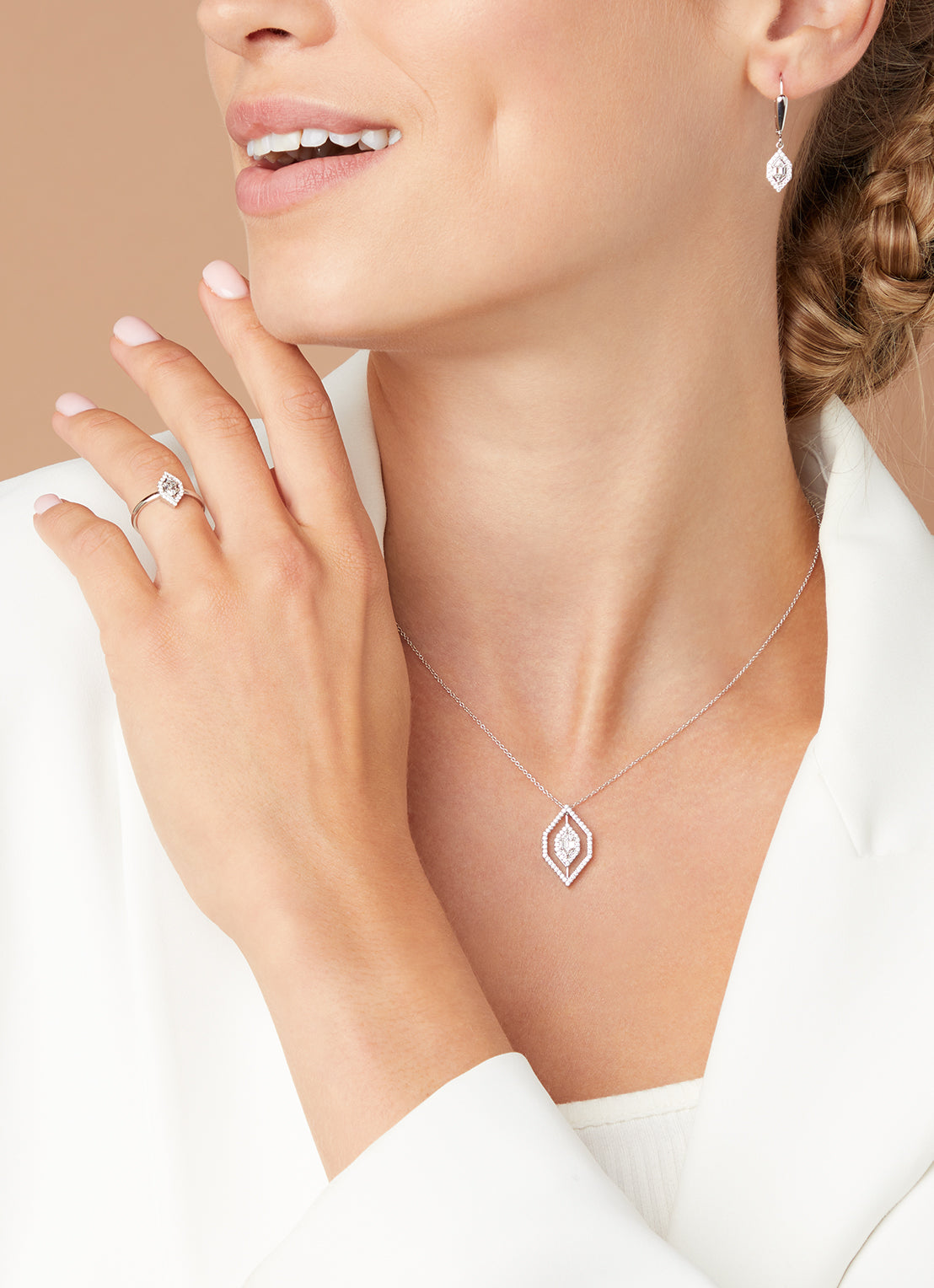 Witgouden hanger met collier, 0.57 ct diamant, Hexagon