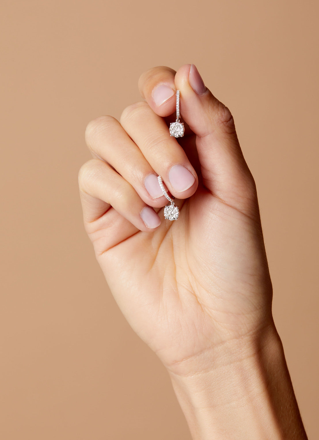 White gold earrings, 0.64 ct diamond, Enchanted