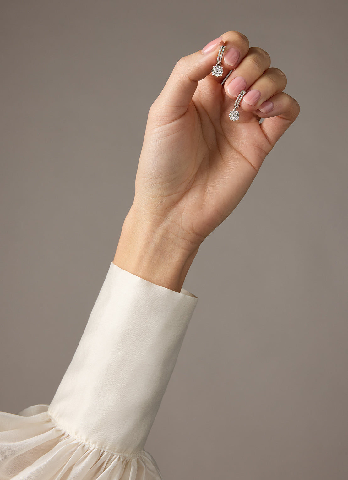 White gold earrings, 0.59 ct diamond, Enchanted