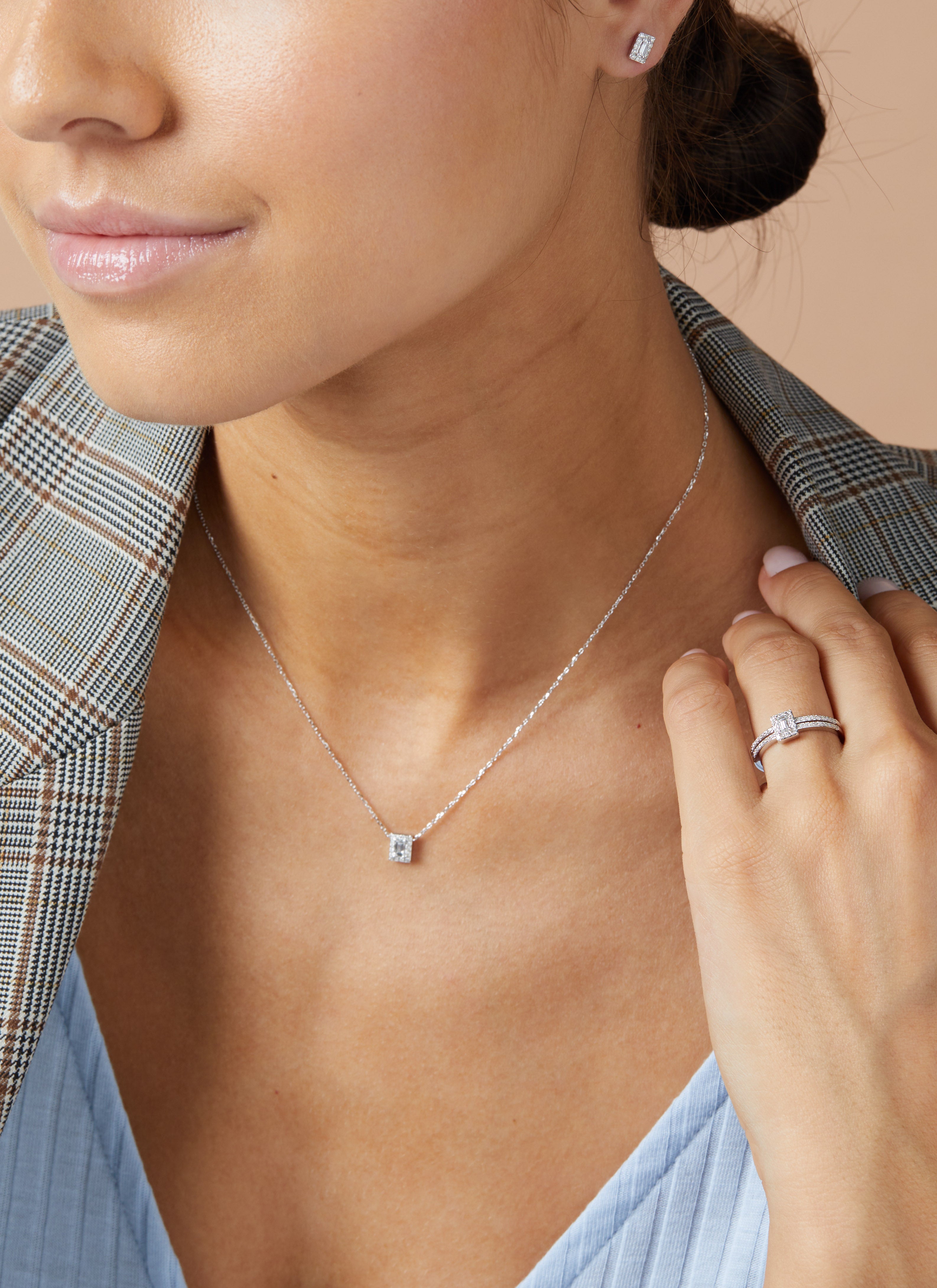 Witgouden collier, 0.15 ct diamant, Petite Romance