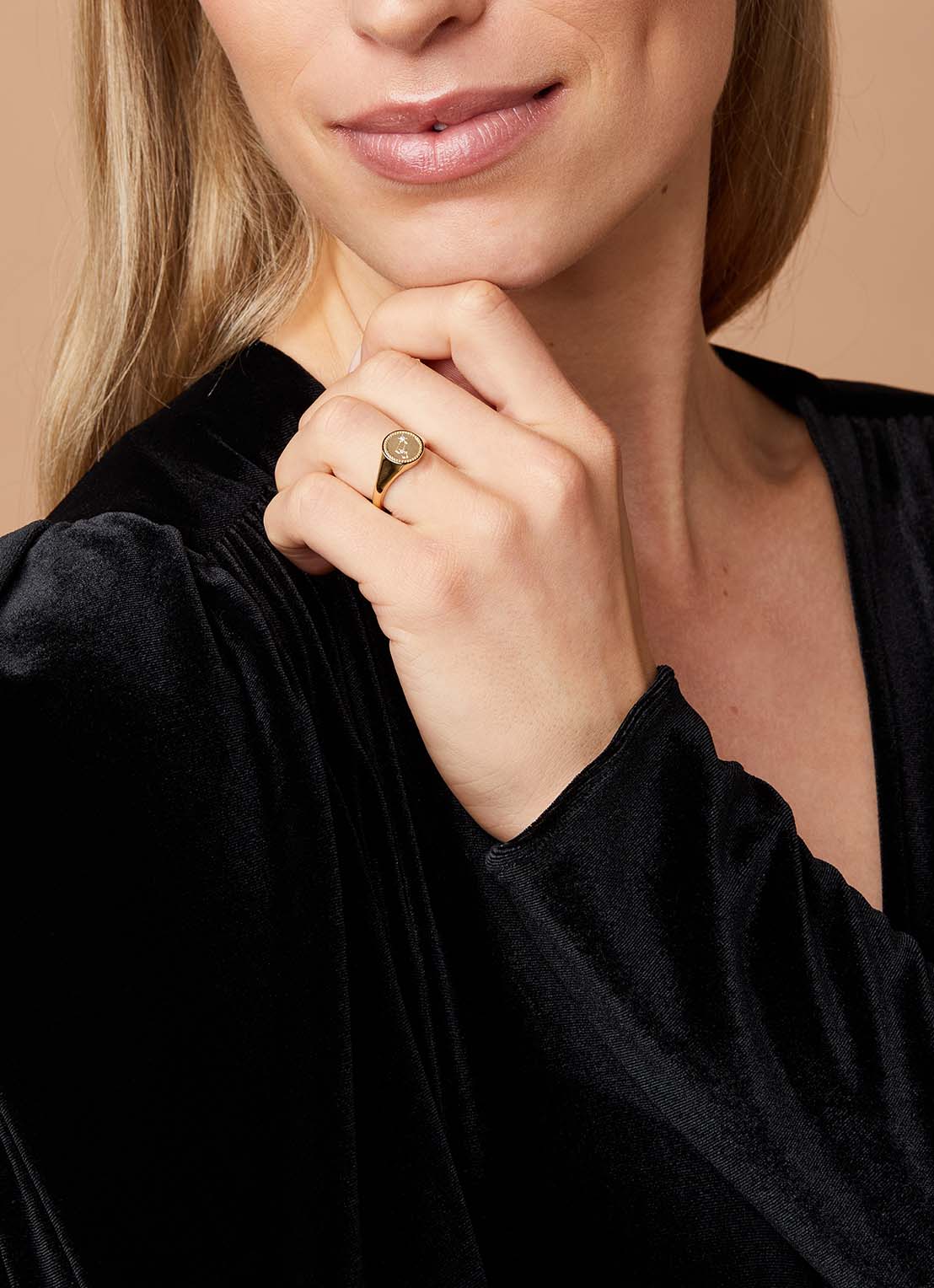 Yellow gold signet ring, zodiac scorpio