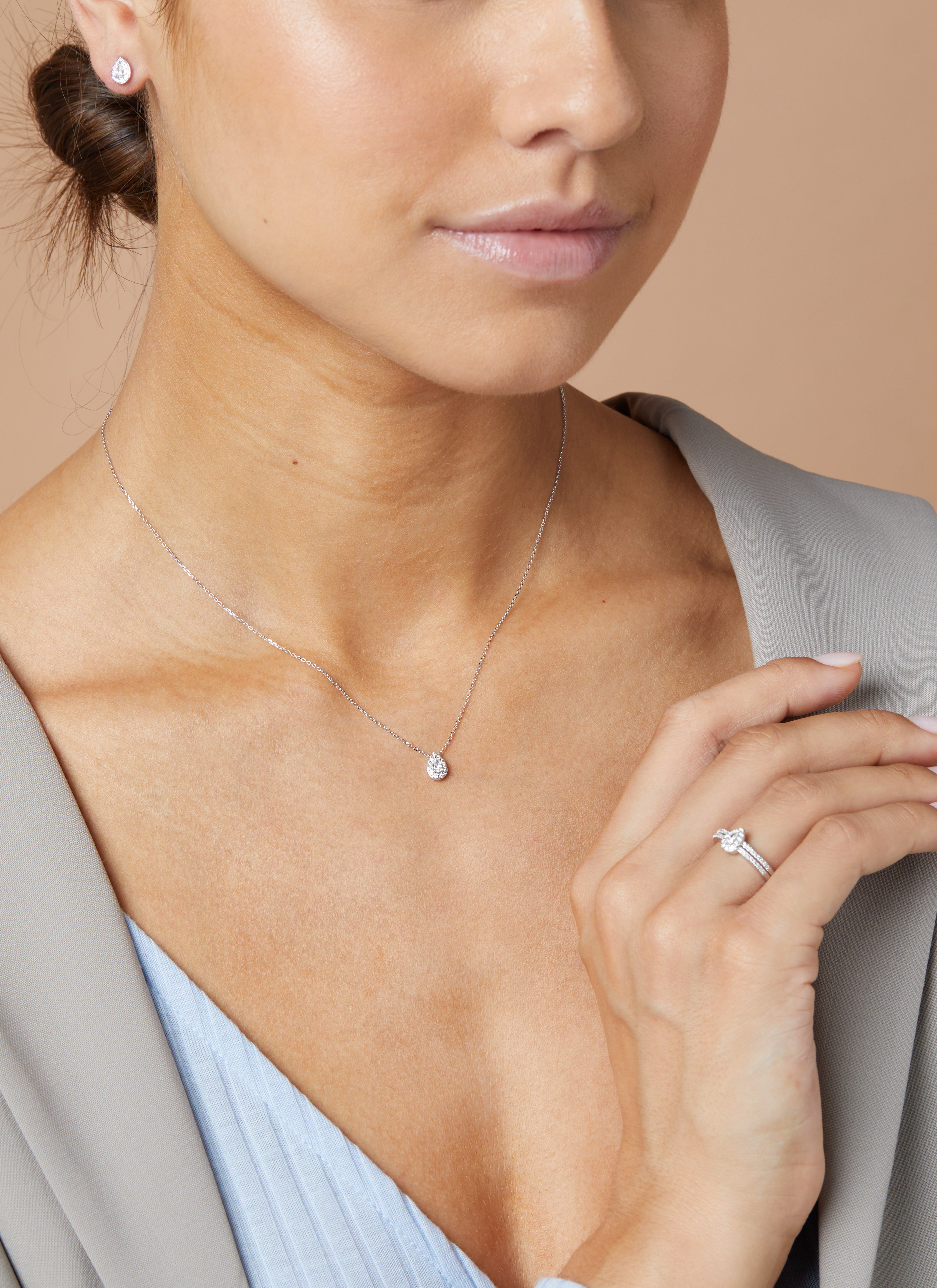 Witgouden collier, 0.19 ct diamant, Petite Romance