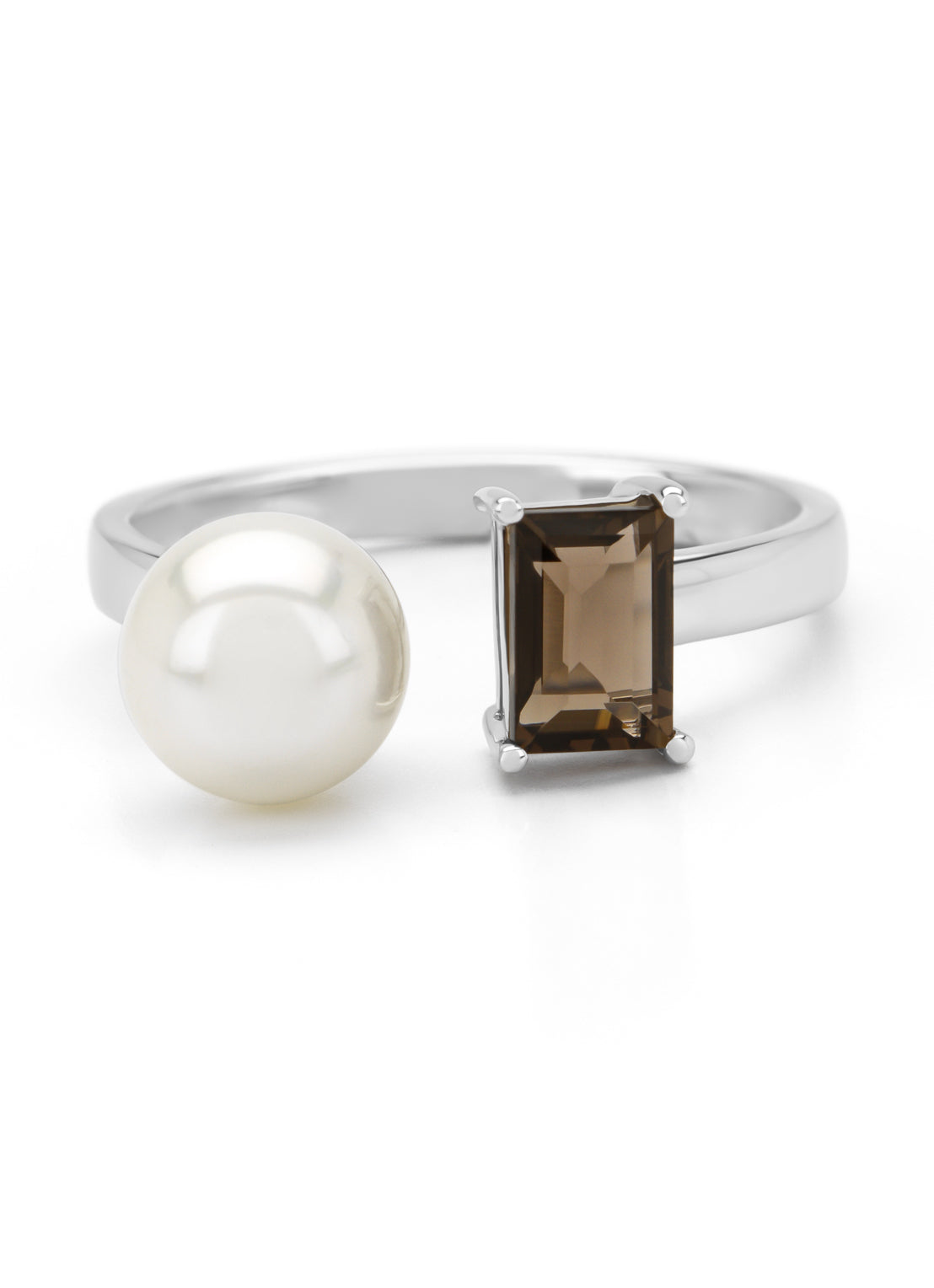 White gold ring, 0.60 ct smoke quartz, rivièra