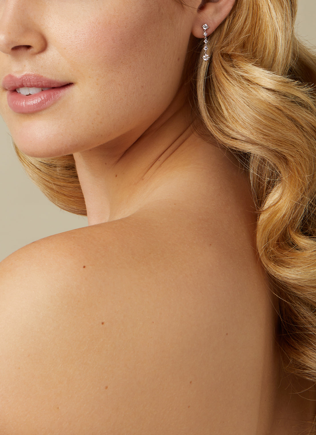 Witgouden oorsieraden, 0.85 ct diamant, Hearts & Arrows