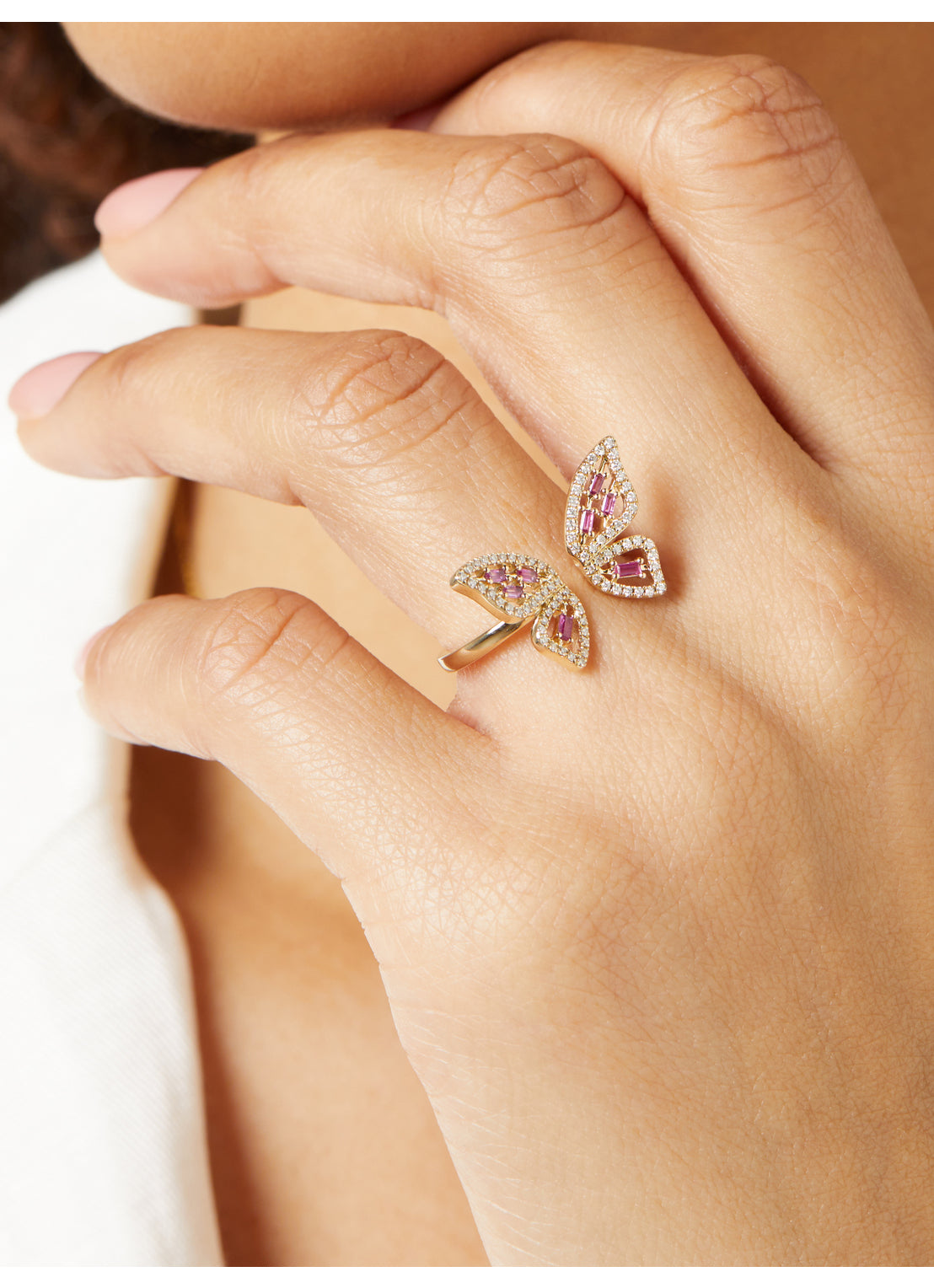 Yellow gold ring, 0.19 ct pink sapphire, butterfly kisses