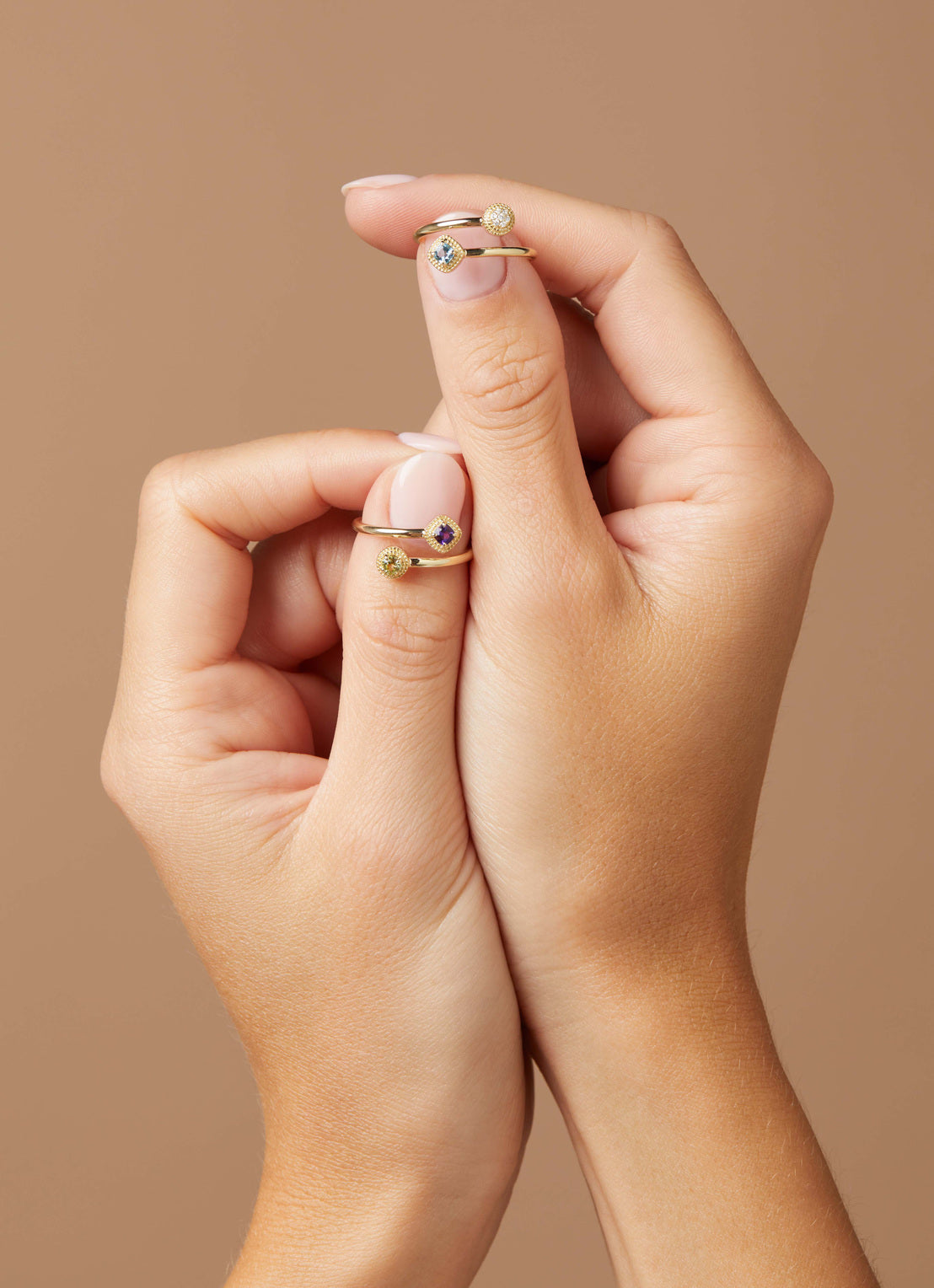 Yellow gold ring, 0.15 ct topaz, la dolce vita