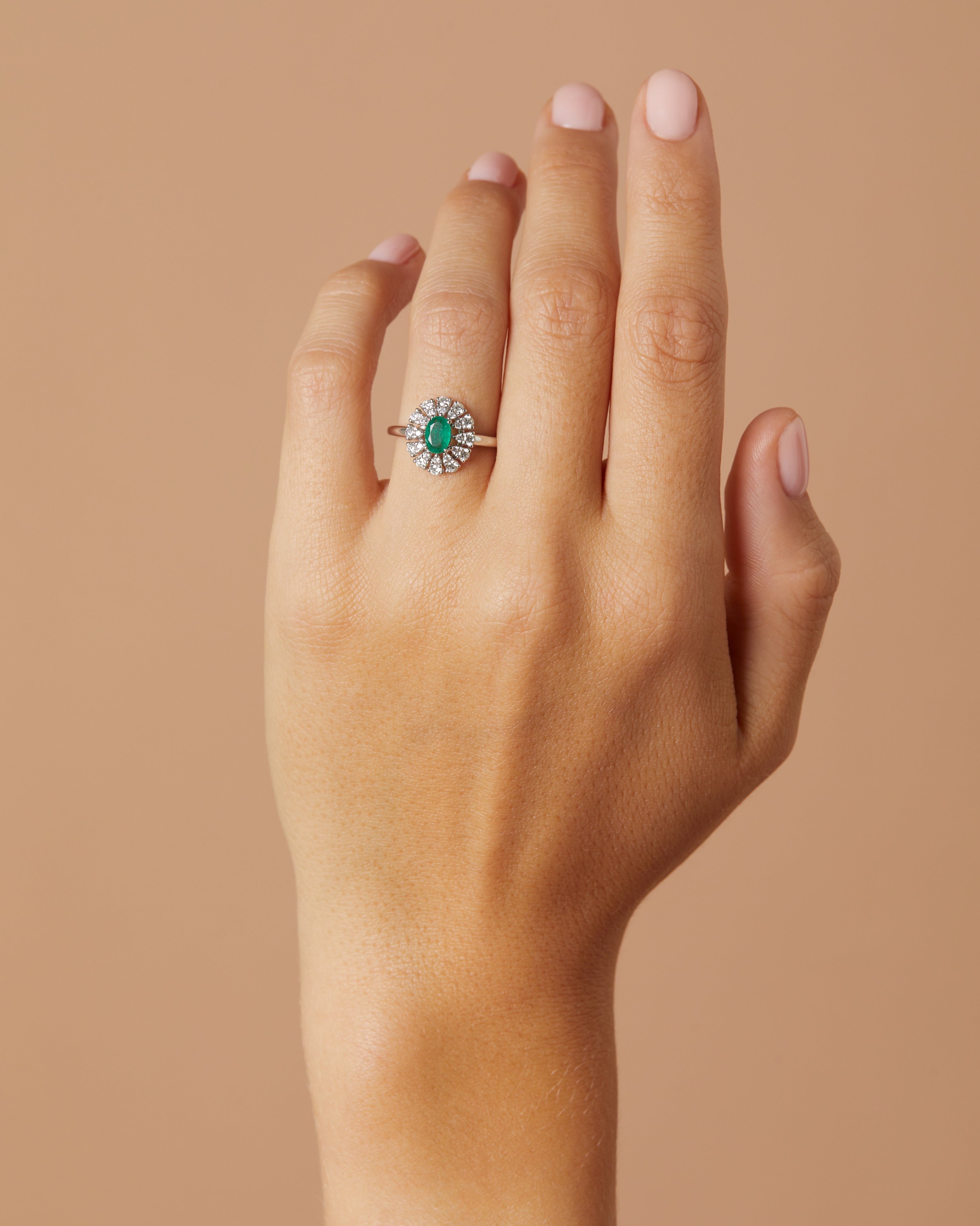 White gold ring, CT Smaragd, Majestic - Main Image