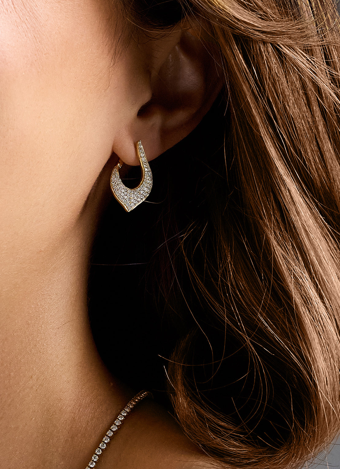 Yellow gold earrings, 1.10 ct diamond, Caviar