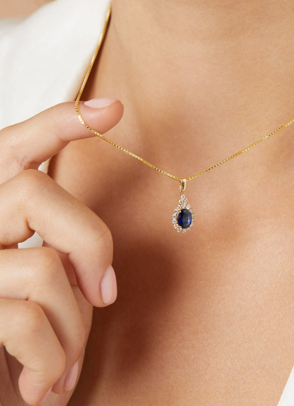 Yellow gold pendant, 1.00 ct blue sapphire, Eden