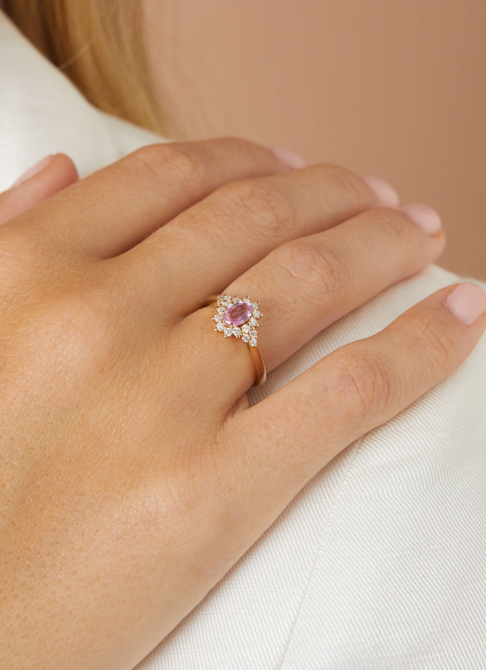Geelgouden ring, 0.60 ct roze saffier, Eden