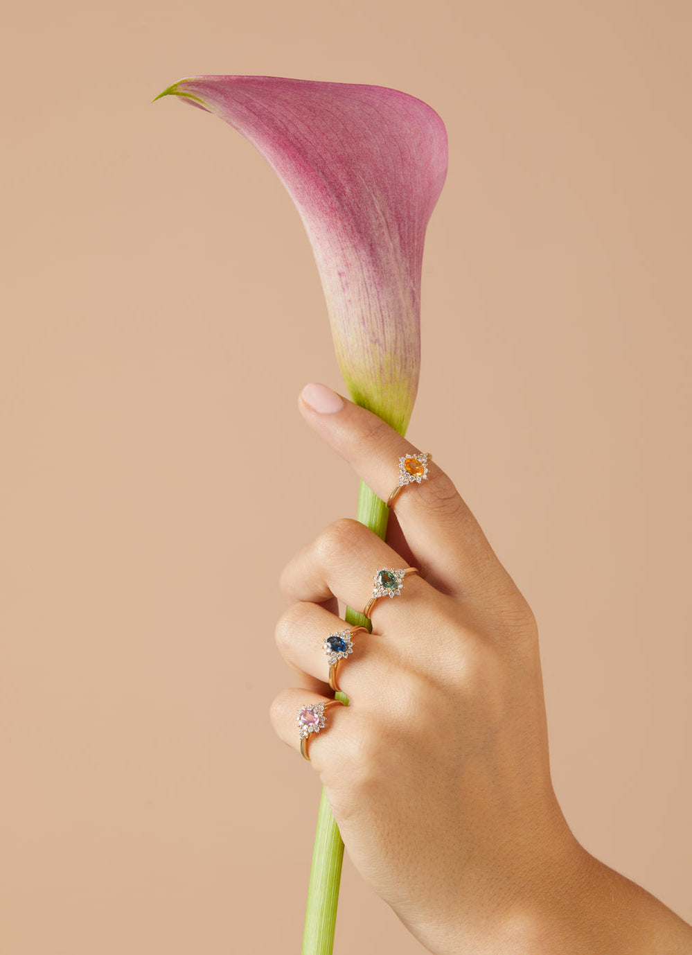 Yellow gold ring, 0.60 ct blue sapphire, Eden