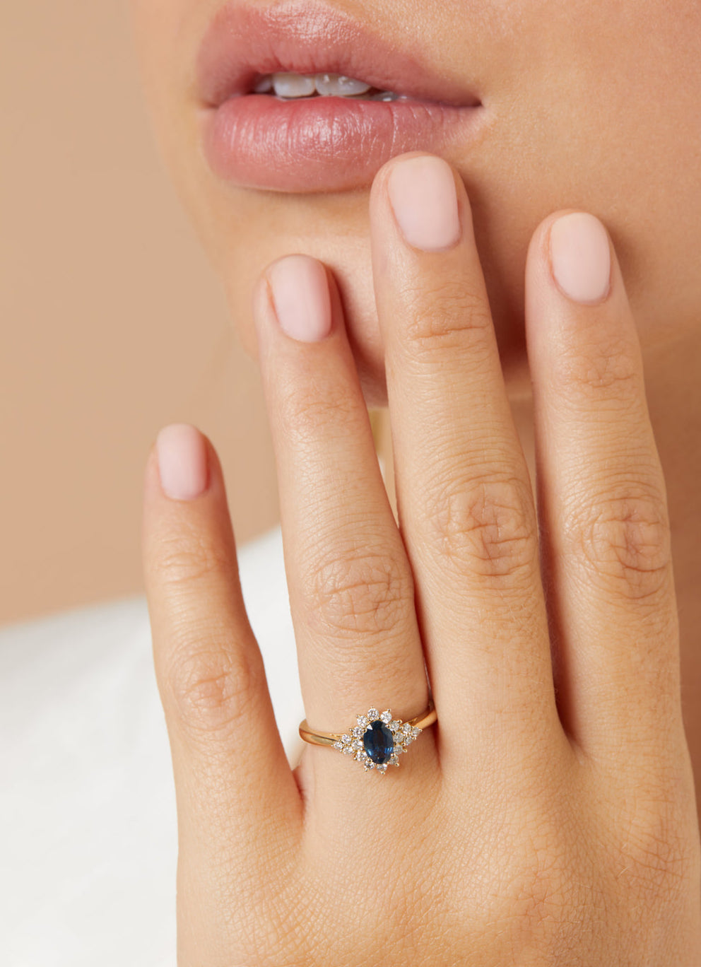 Geelgouden ring, 0.60 ct blauwe saffier, Eden