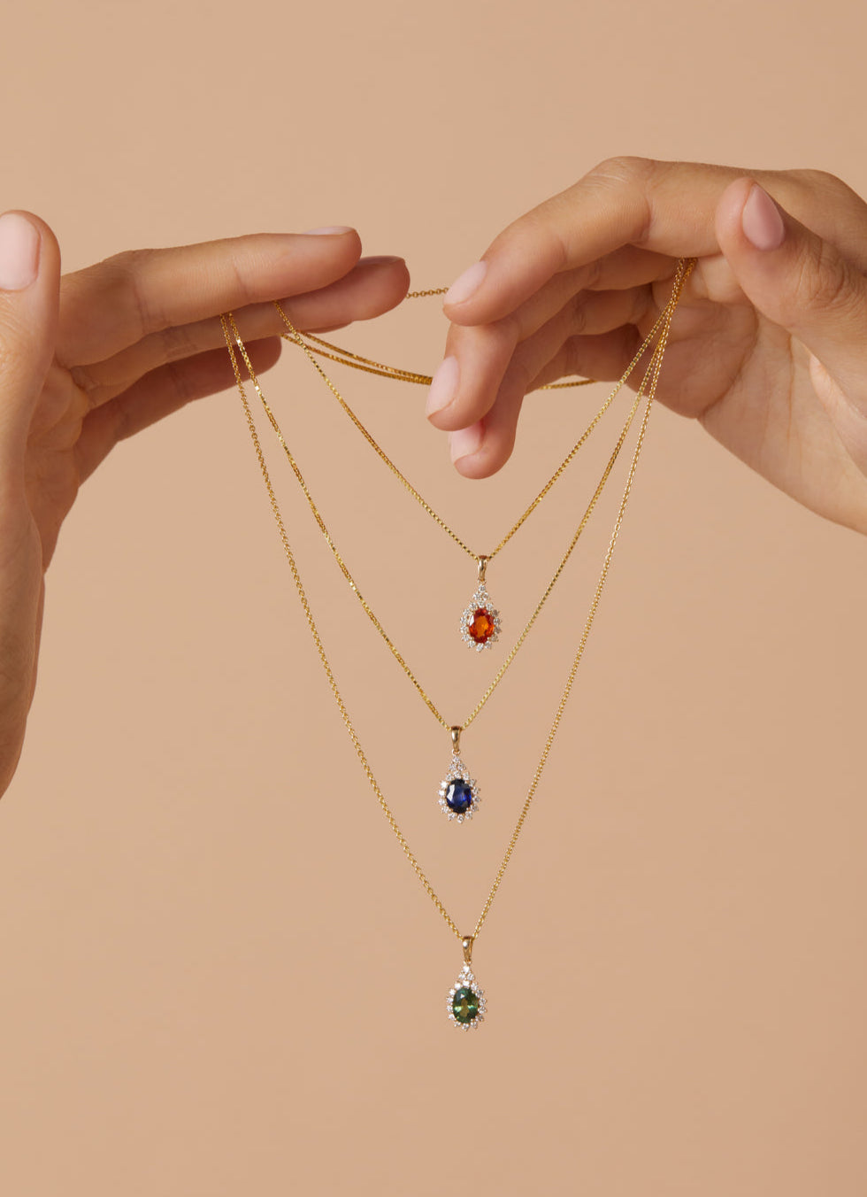 Yellow gold pendant, 1.00 ct orange sapphire (edited), Eden