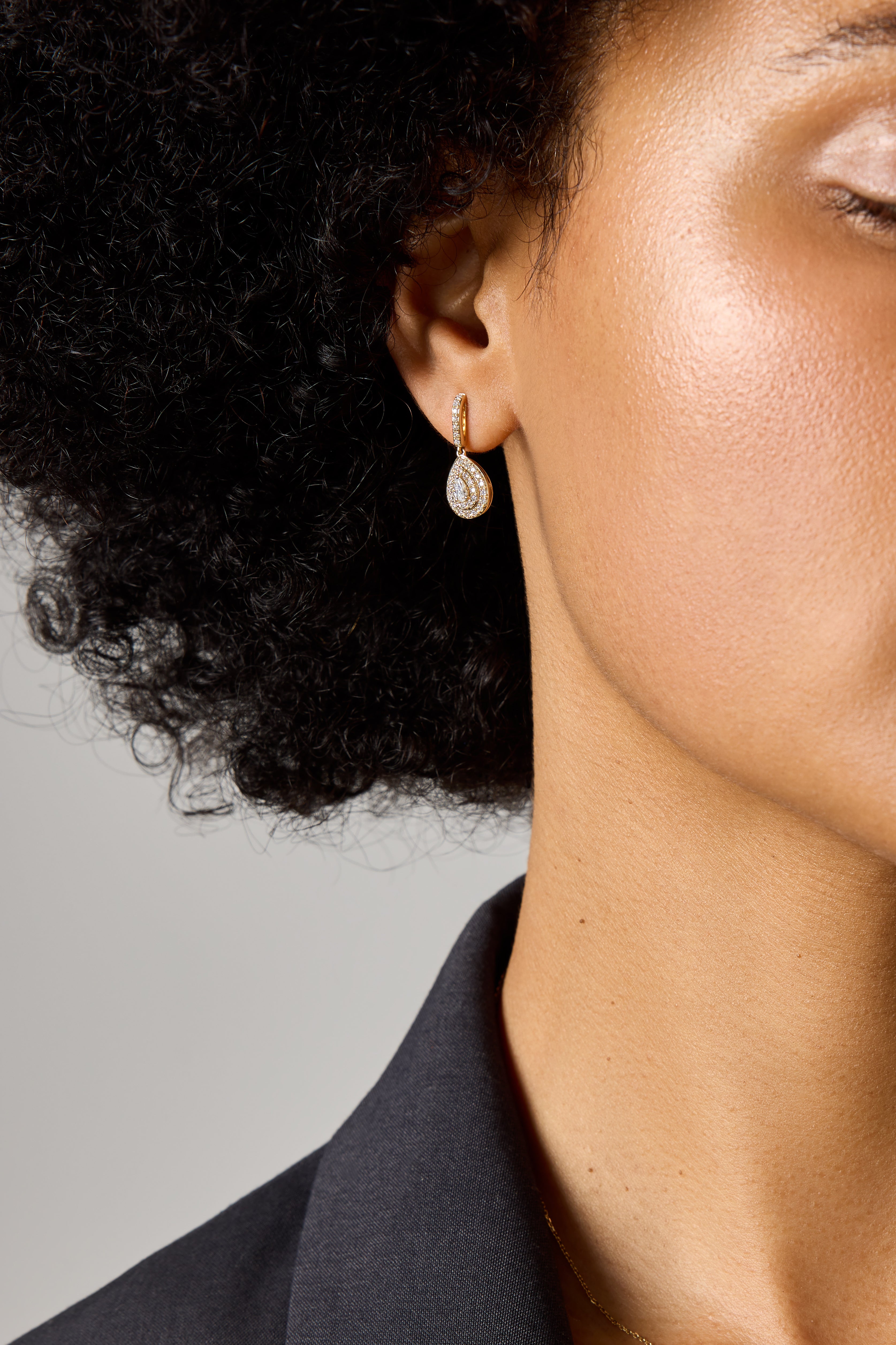 Geelgouden oorsieraden, 0.58 ct diamant, Petite Romance