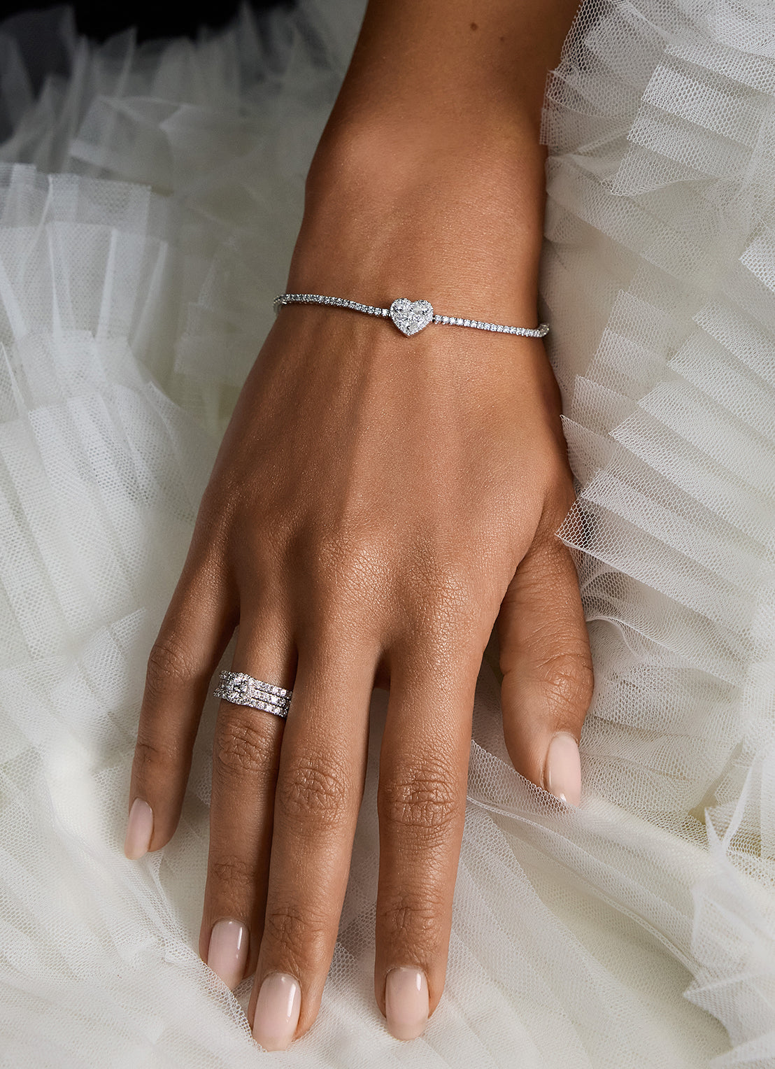 White gold bracelet, 1.81 ct diamond, gallery
