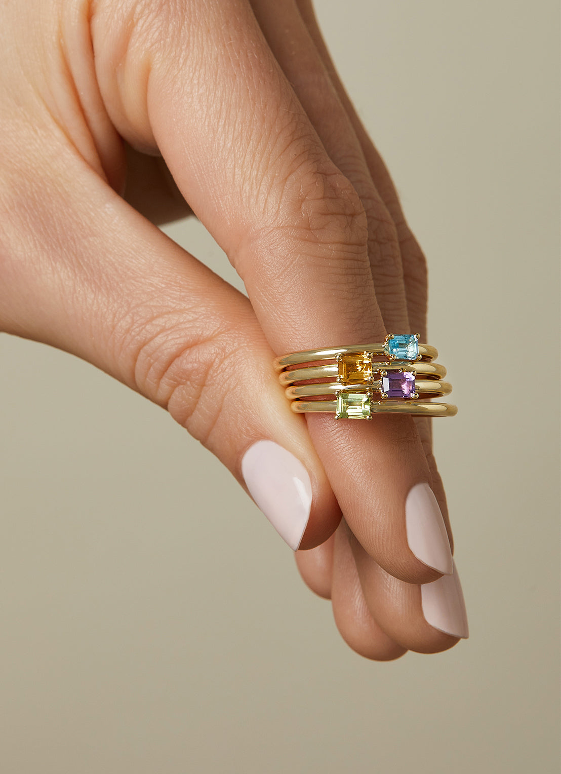 Geelgouden ring, 0.21 ct peridoot, Joy