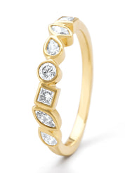 Yellow gold ring, 0.45 ct diamond, petite romance