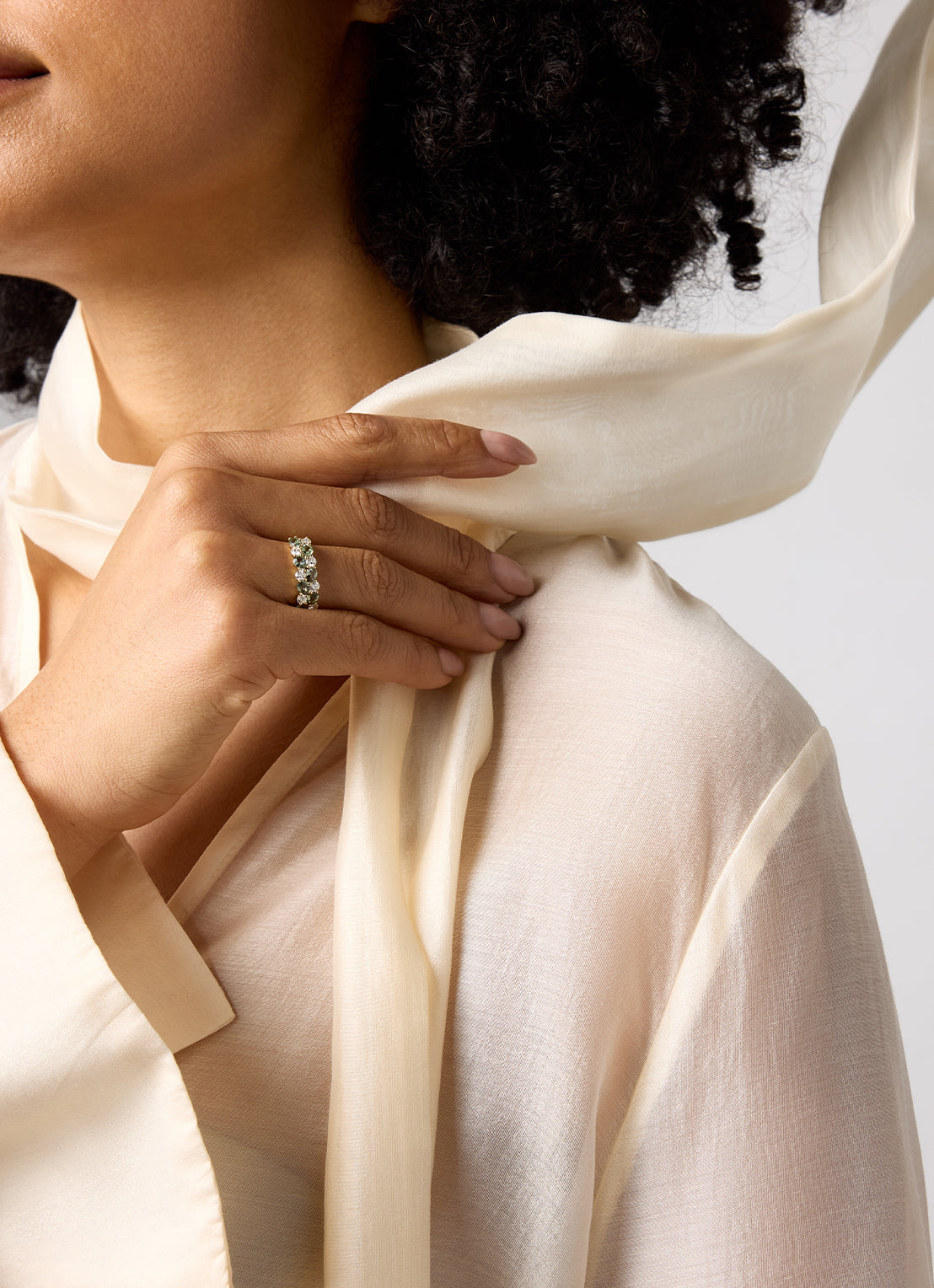 Yellow gold ring, 1.65 ct green sapphire, Eden