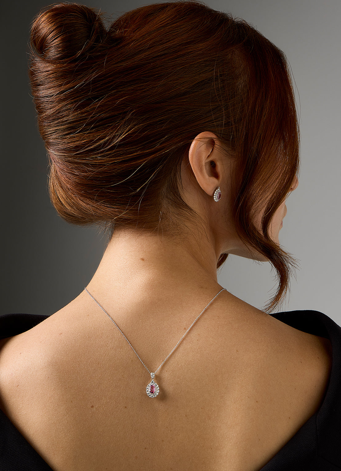 White gold necklace, 1.22 ct pink sapphire, Majestic