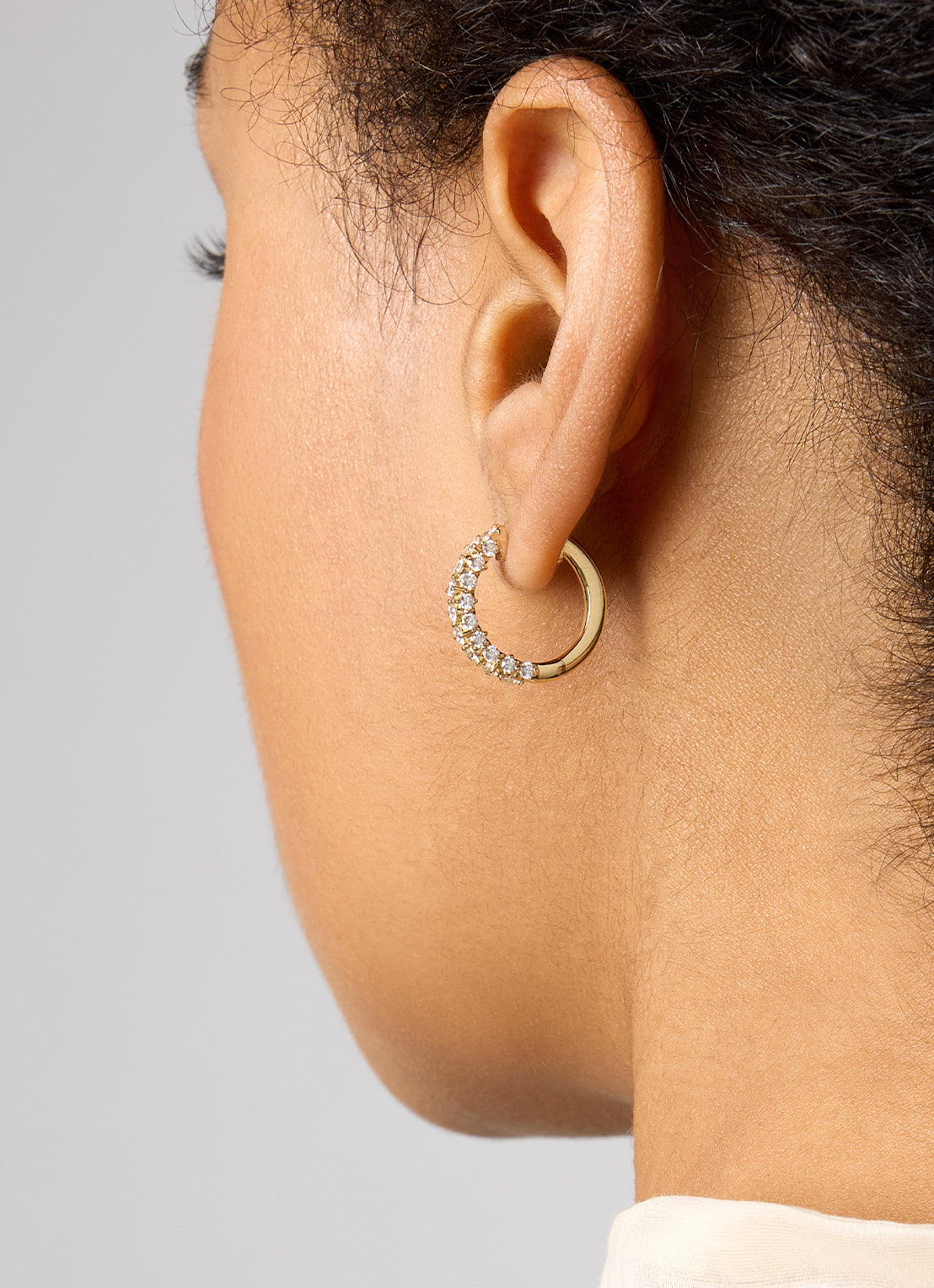 Yellow gold ear jewelry, 1.35 CT Diamond, Hearts & Arrows