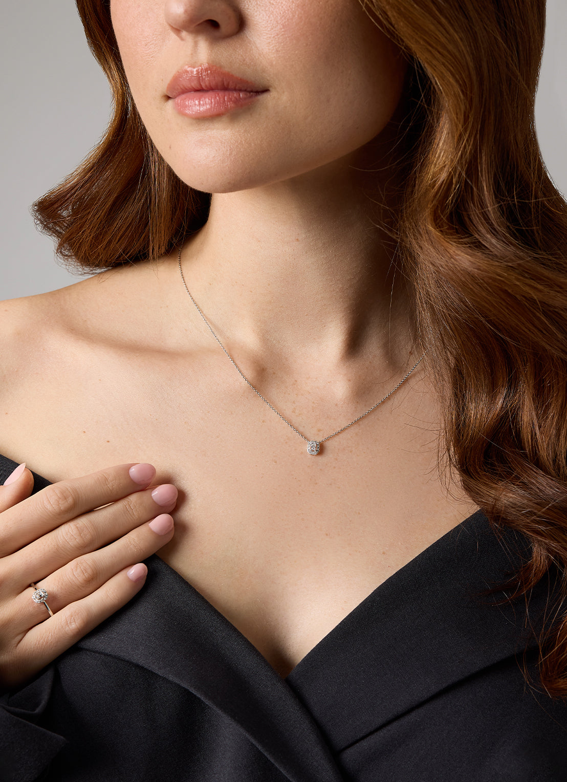 Witgouden collier, 0.19 ct diamant, Petite Romance