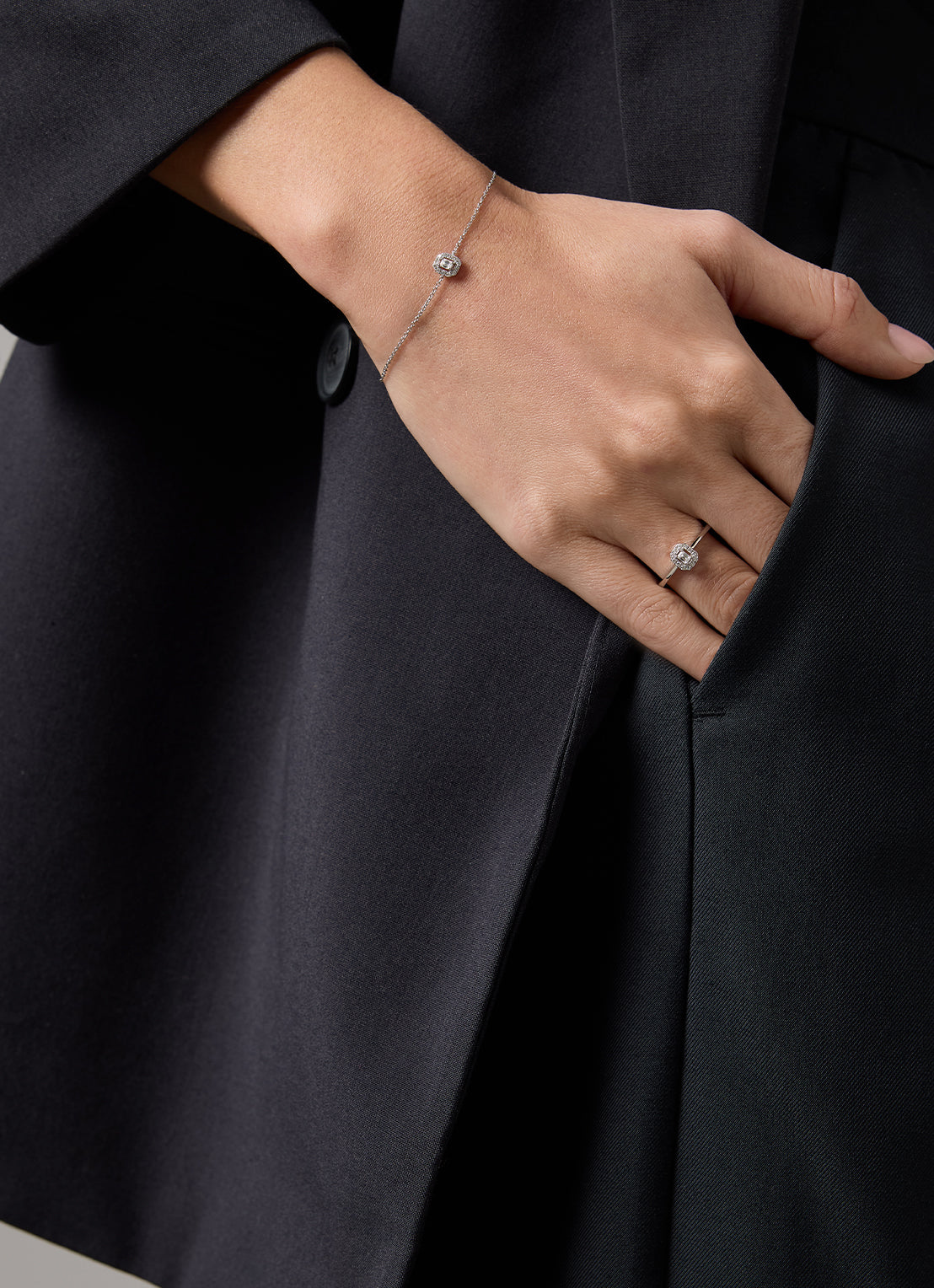 Witgouden armband, 0.18 ct diamant, Petite Romance