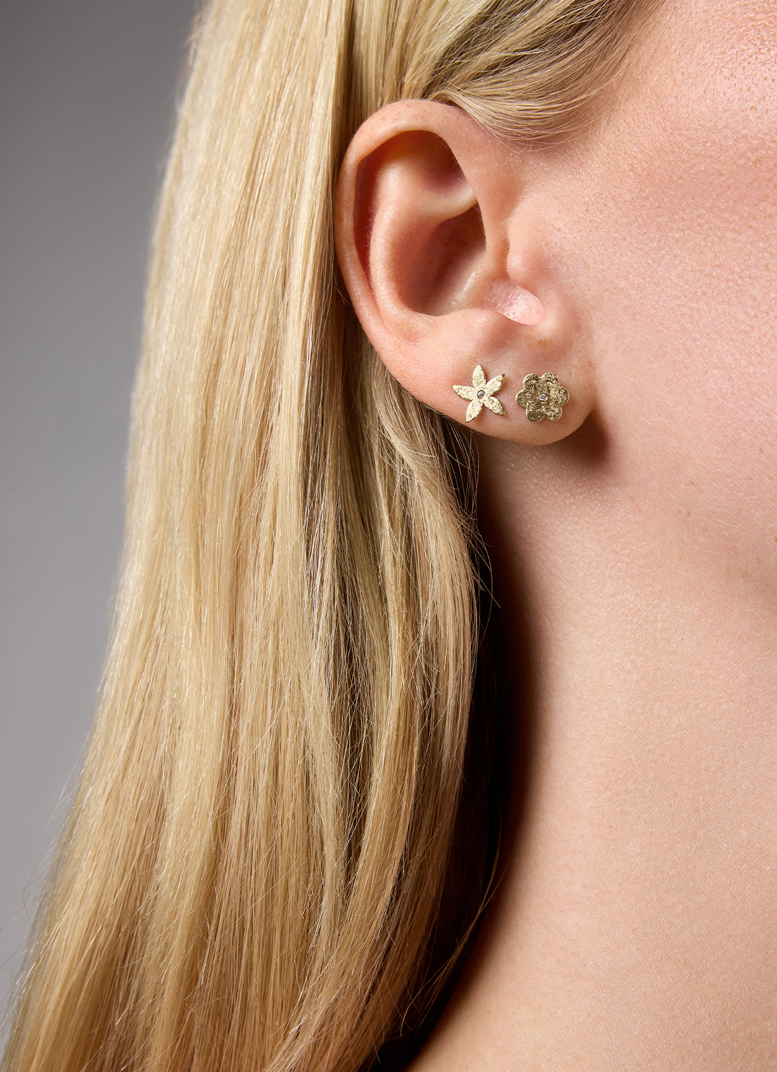 Yellow gold earring, 0.01 CT Diamant, Marigold