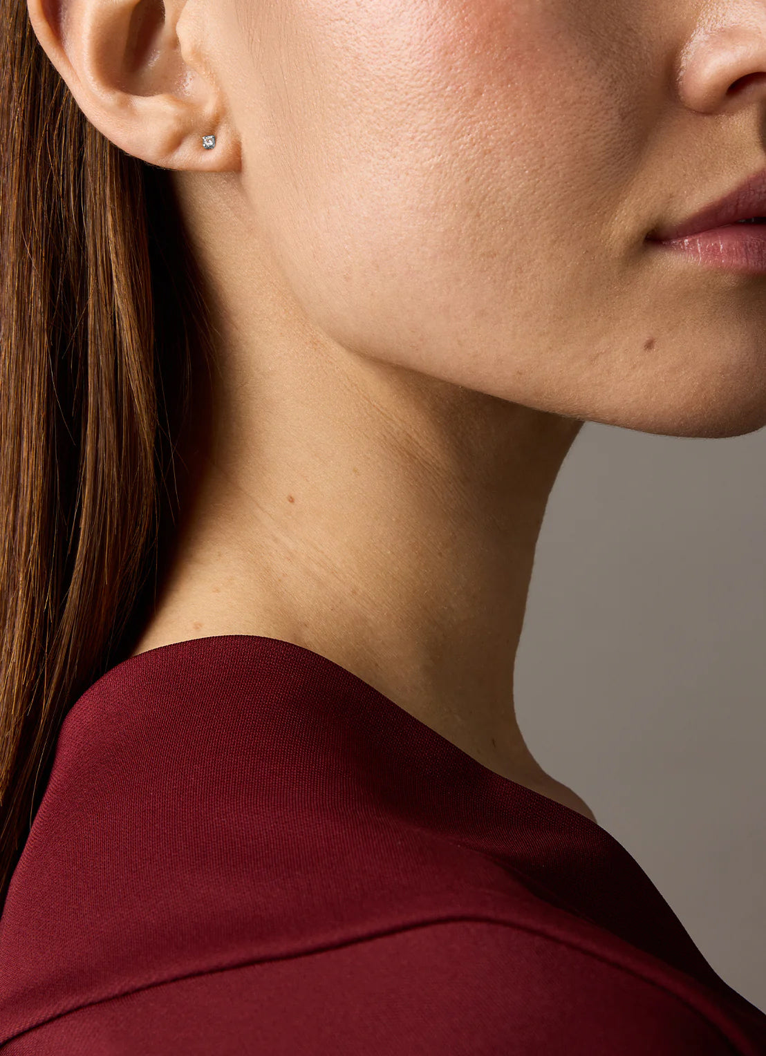 White gold earring, 0.04 ct diamond, Solitaire