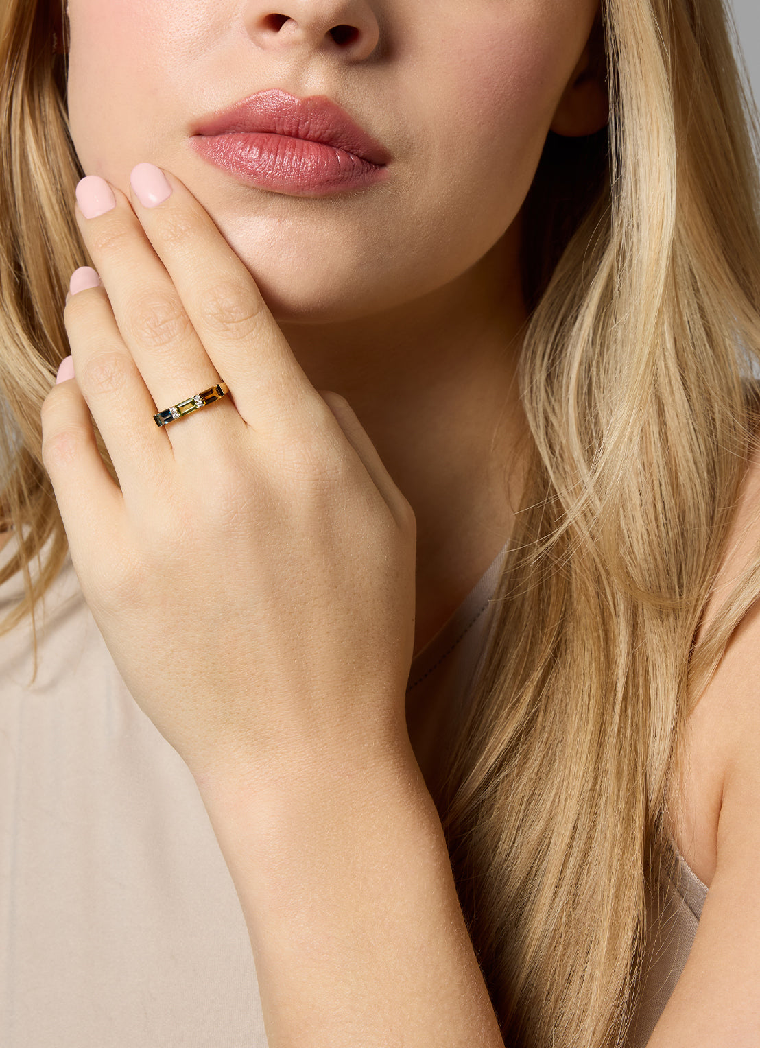 Yellow gold ring, 0.32 ct peridot, Little Drops