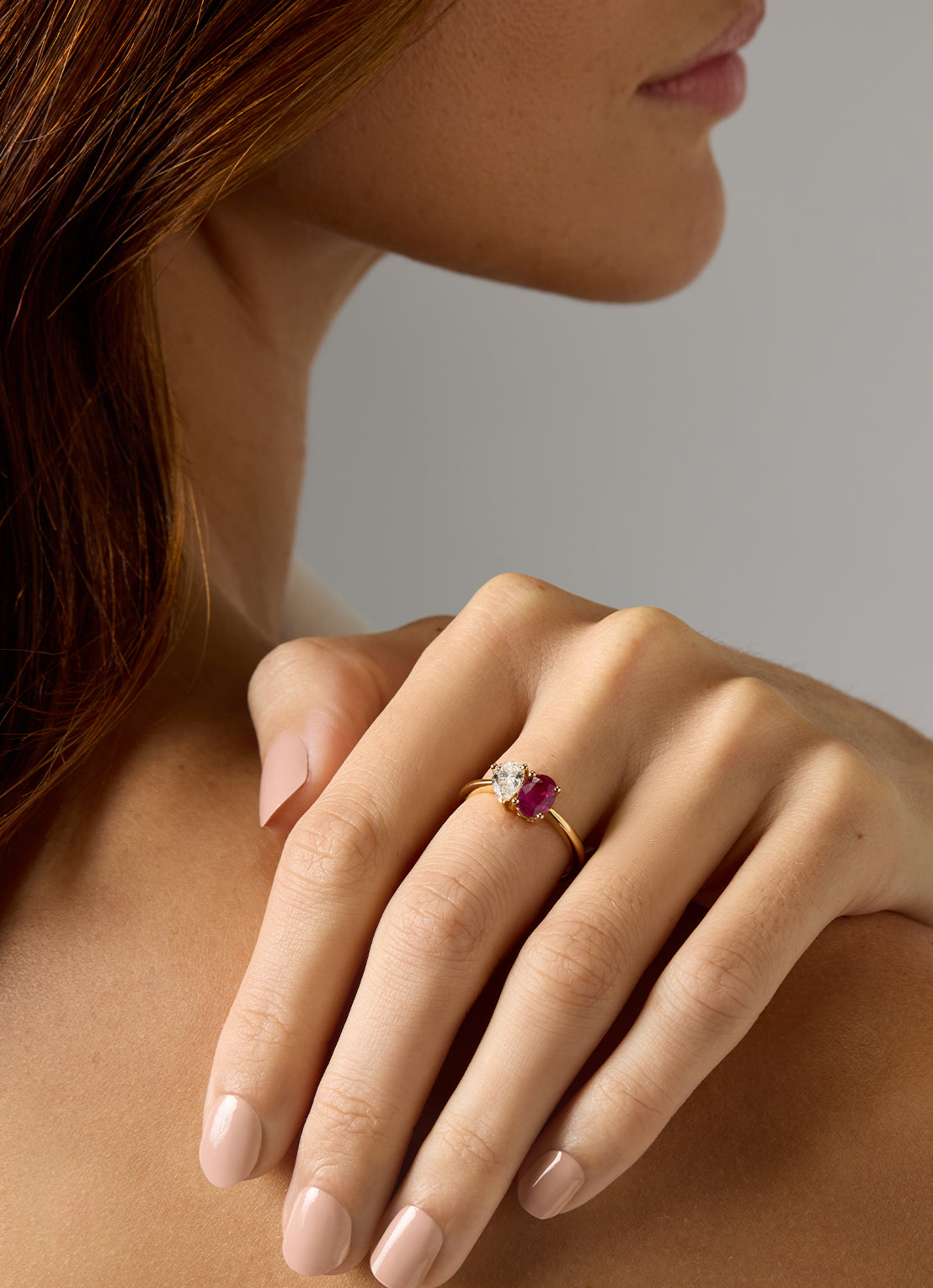 Yellow gold ring, 0.92 ct ruby, Gallery