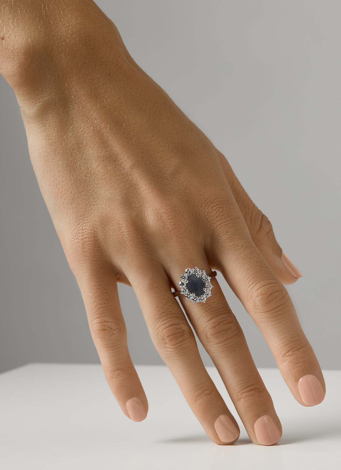 Platina ring, 2.09 ct blauwe saffier, Gallery