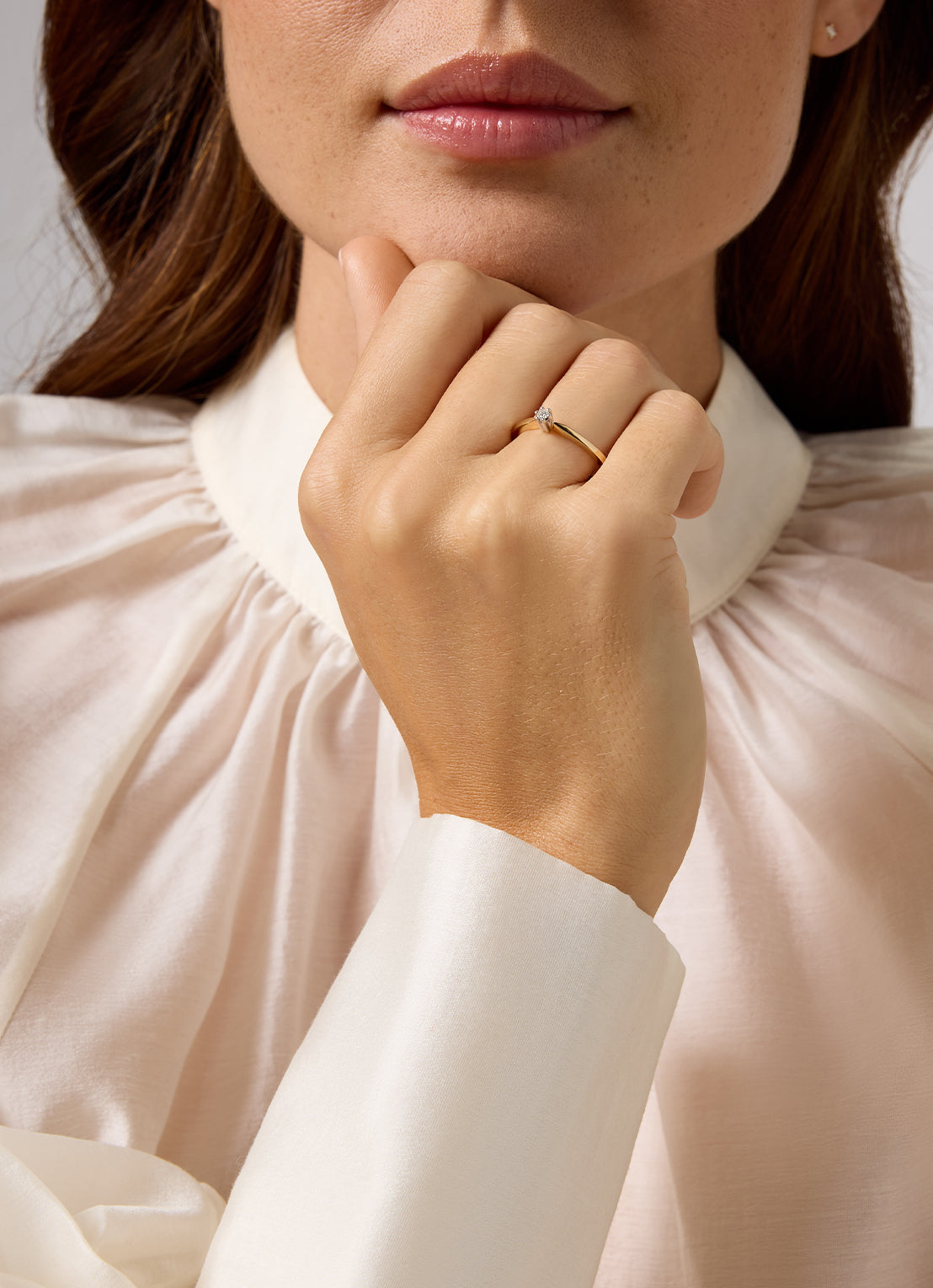 Yellow gold solitary ring, 0.05 ct diamond, Groeibriljant