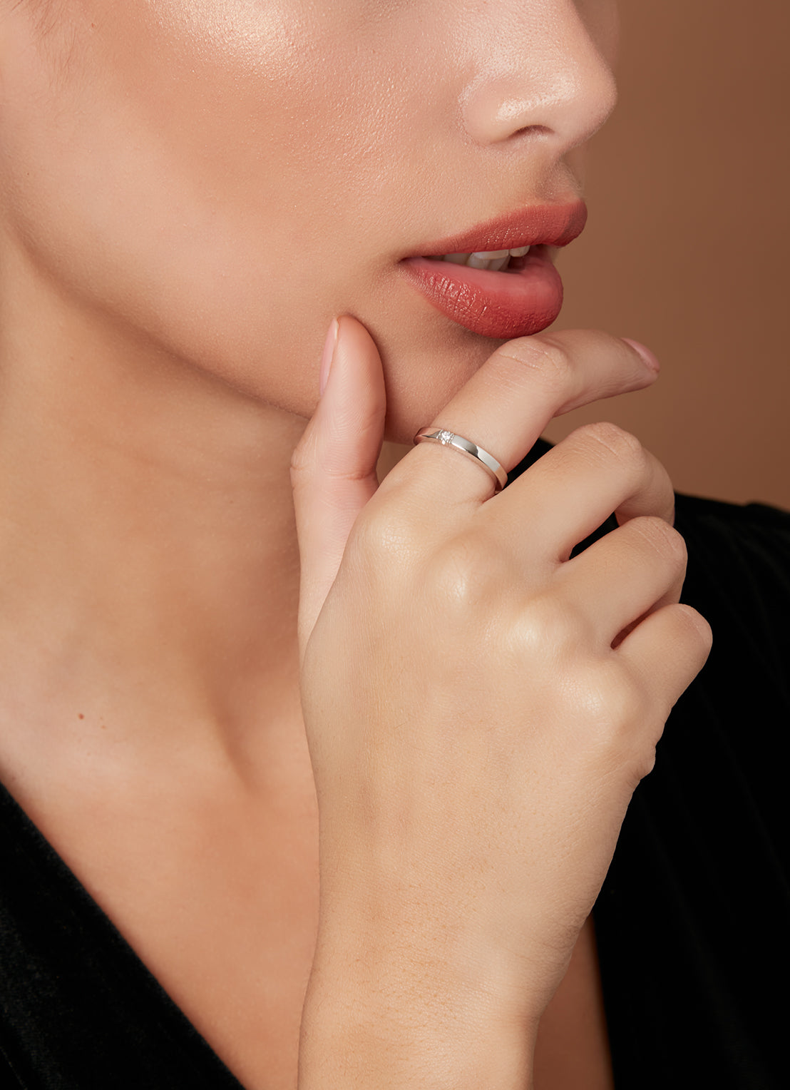 Witgouden alliance ring, 0.02 ct diamant, Groeibriljant