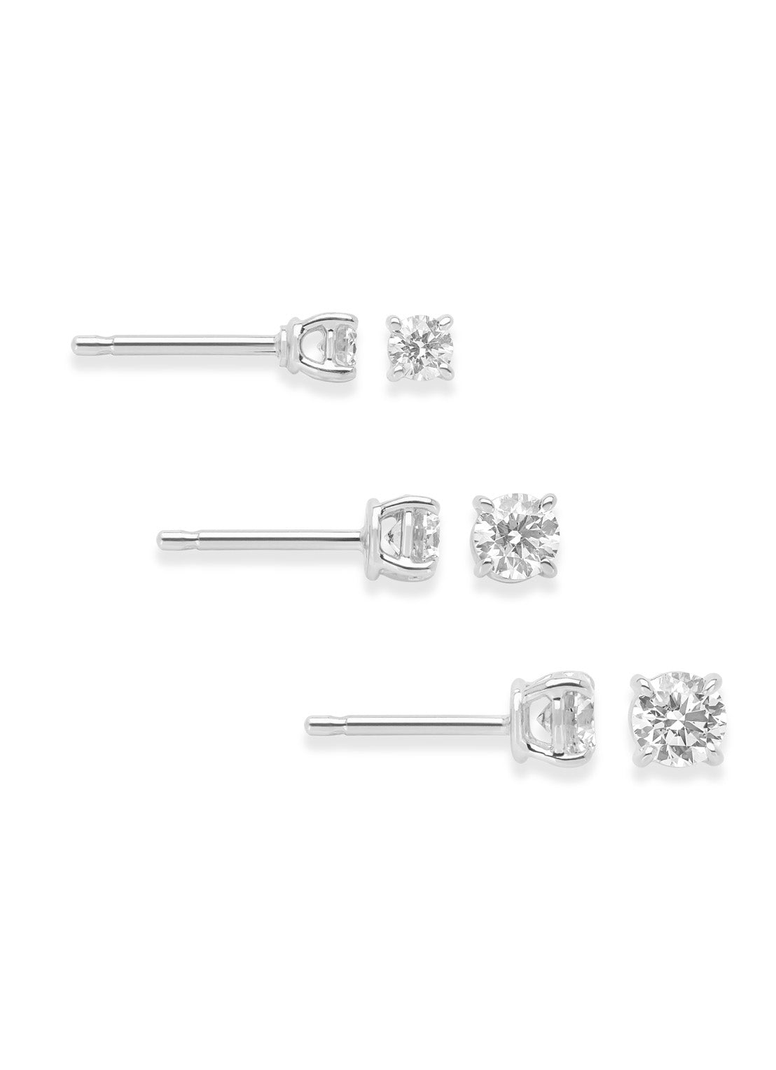 White gold solitary ear plugs, 0.50 ct diamond, Groeibriljant