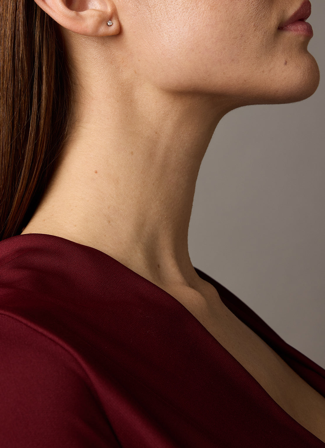 Geelgouden solitair oorstekers, 0.12 ct diamant, Groeibriljant