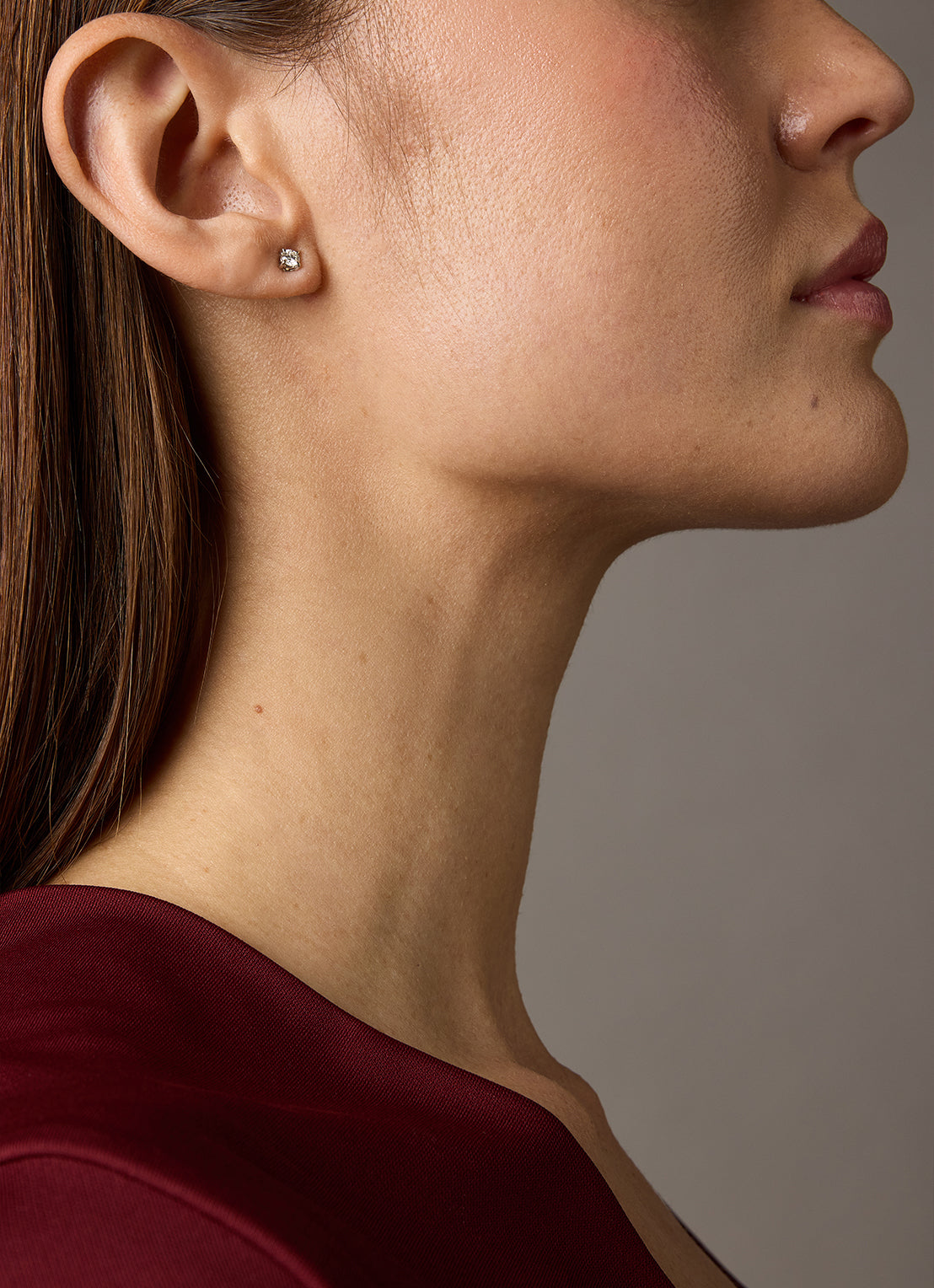 White gold solitary ear plugs, 0.30 ct diamond, Groeibriljant