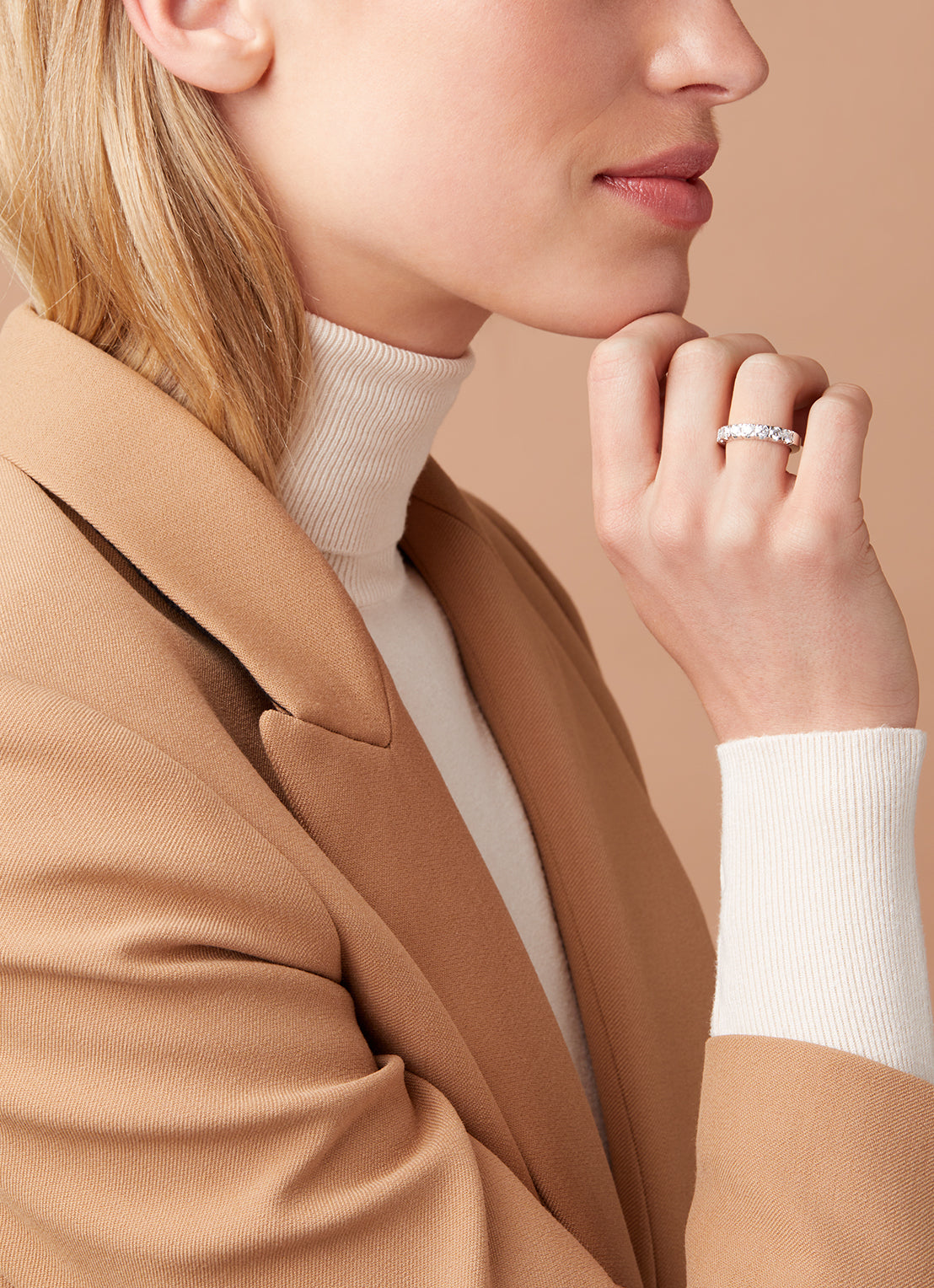 Witgouden alliance ring, 0.91 ct diamant, Groeibriljant