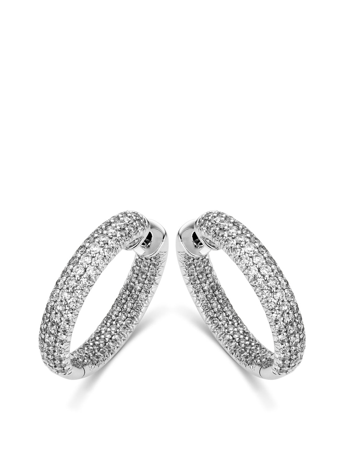 White gold ear jewelry, 2.22 ct diamond, caviar