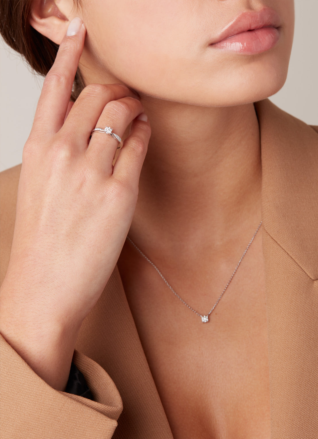 Witgouden ring 18kt, 0.15 ct diamant, Enchanted