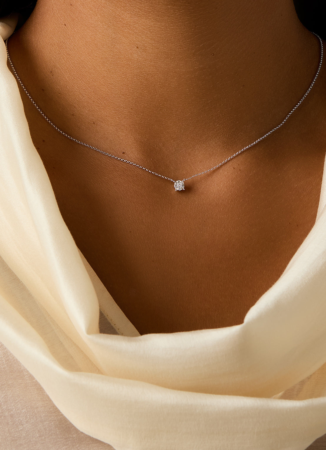 Witgouden collier, 0.09 ct diamant, Enchanted