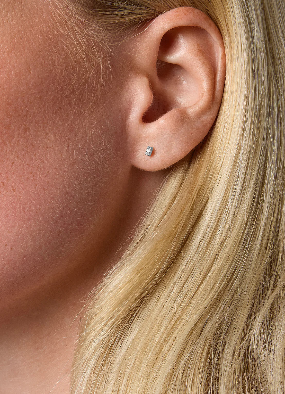 White gold ear jewelry, 0.09 CT Diamond, Joy