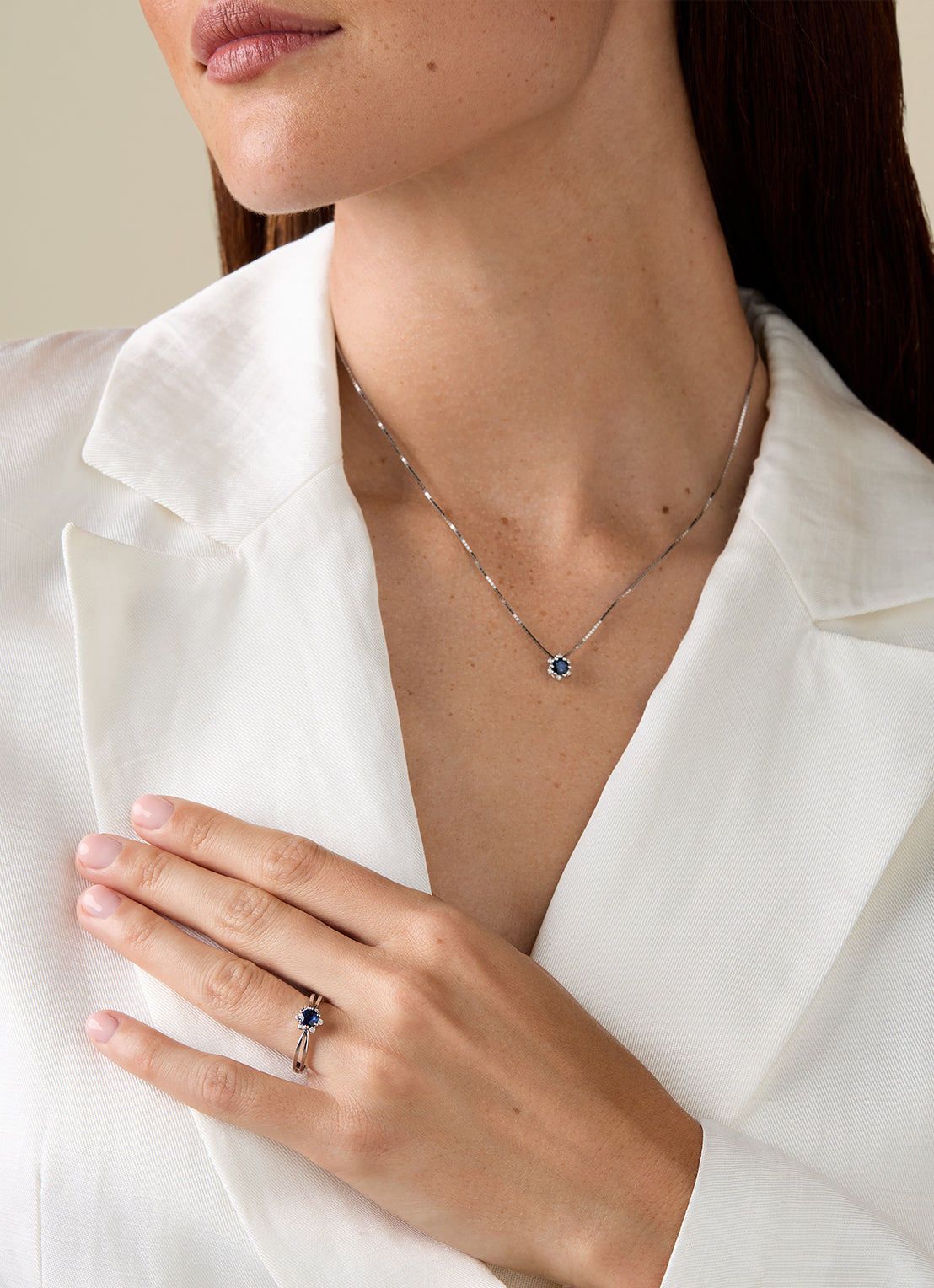 White gold ring, 0.50 ct blue sapphire, Empress