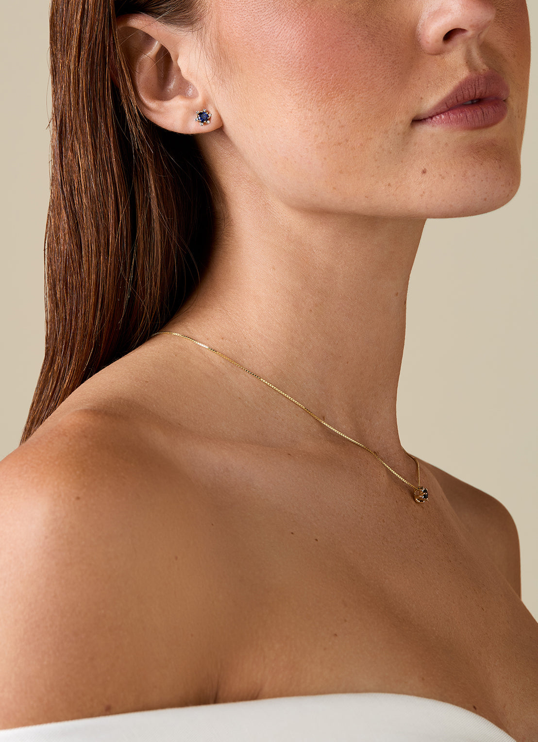 Yellow gold pendant, 0.47 ct blue sapphire, Empress