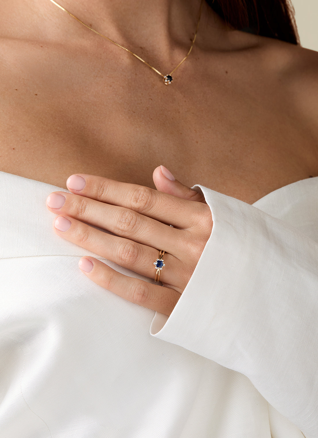 Yellow gold pendant, 0.47 ct blue sapphire, Empress