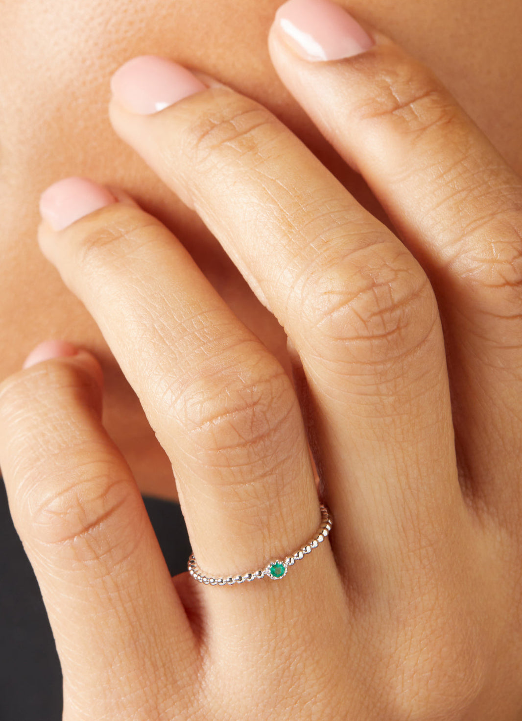 Witgouden ring, 0.04 ct smaragd, Joy