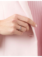 White gold ring, 0.22 ct blue sapphire, ensemble